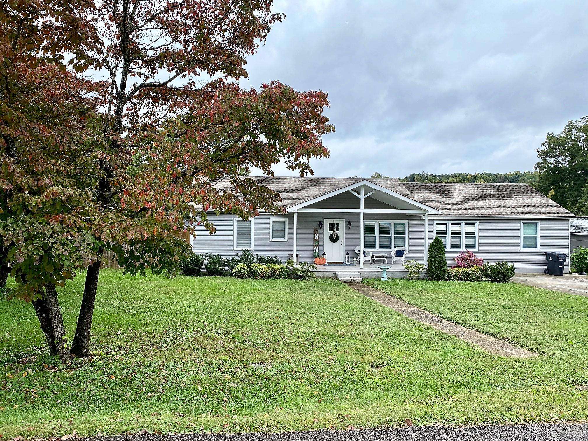 Knoxville, TN 37917,4704 Green Meadow LN