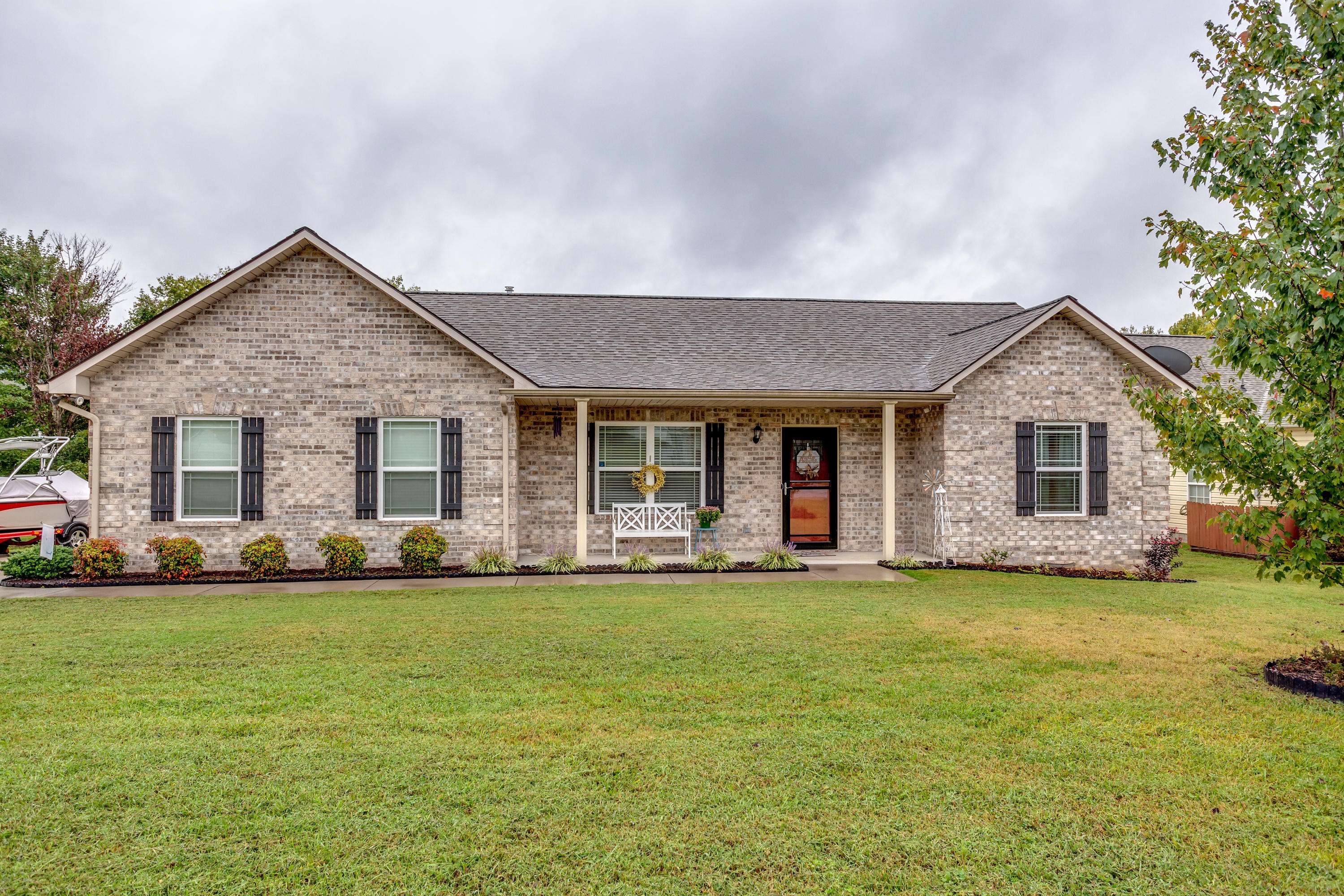 Clinton, TN 37716,116 Elizabethton WAY