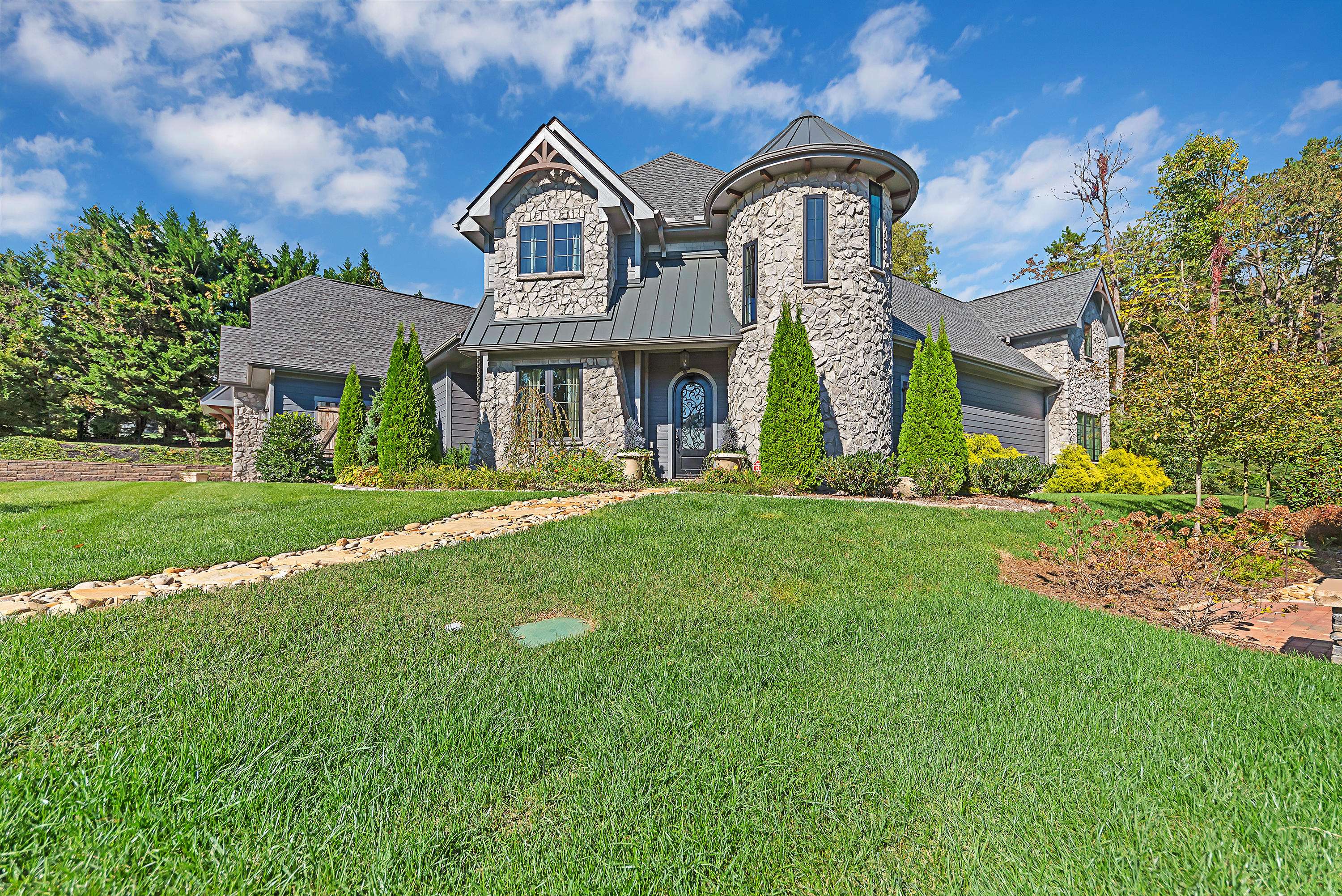 Knoxville, TN 37919,900 Artisan WAY