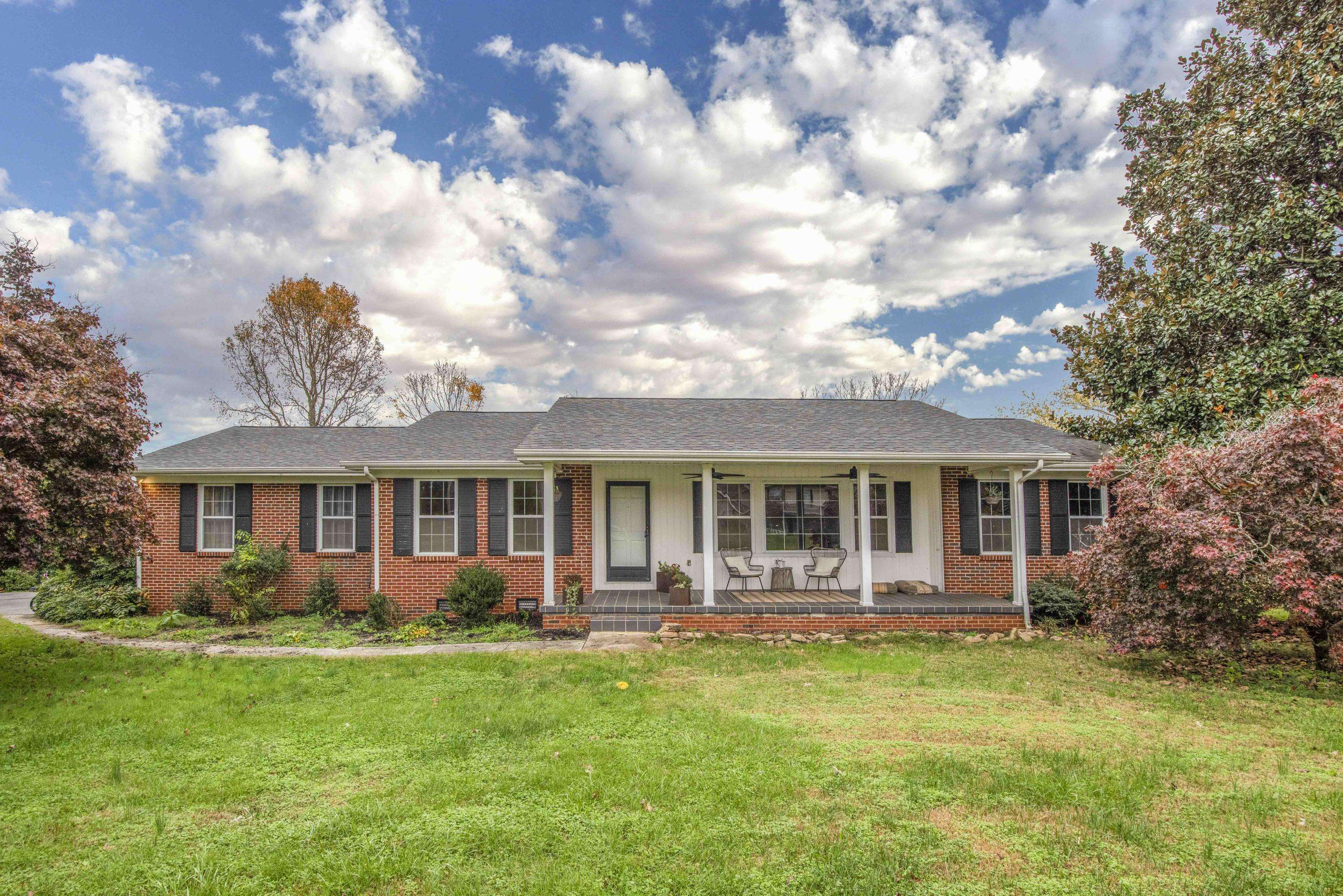 Lenoir City, TN 37771,395 Mountain View Rd