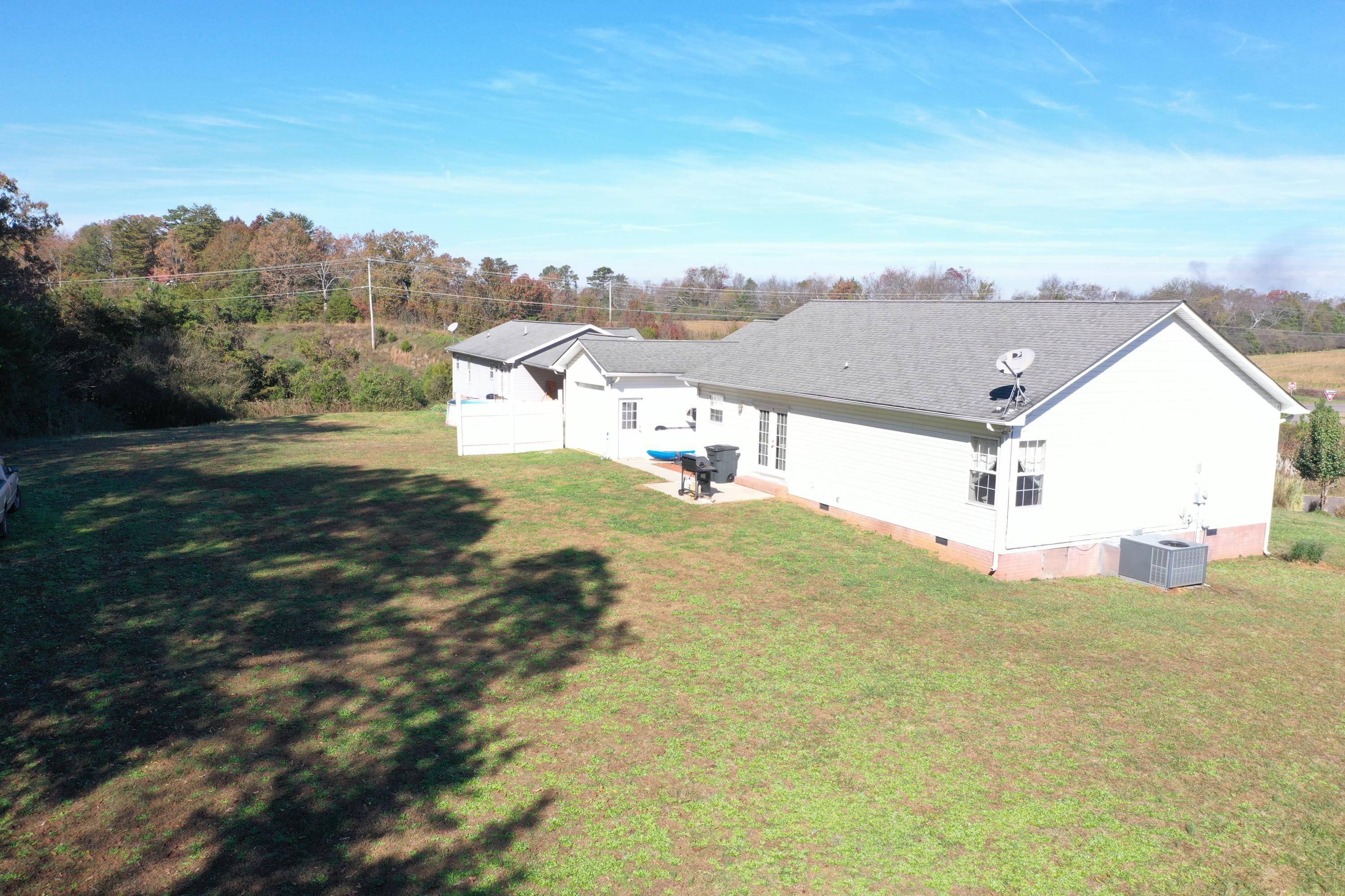 Benton, TN 37307,112 Lynn DR