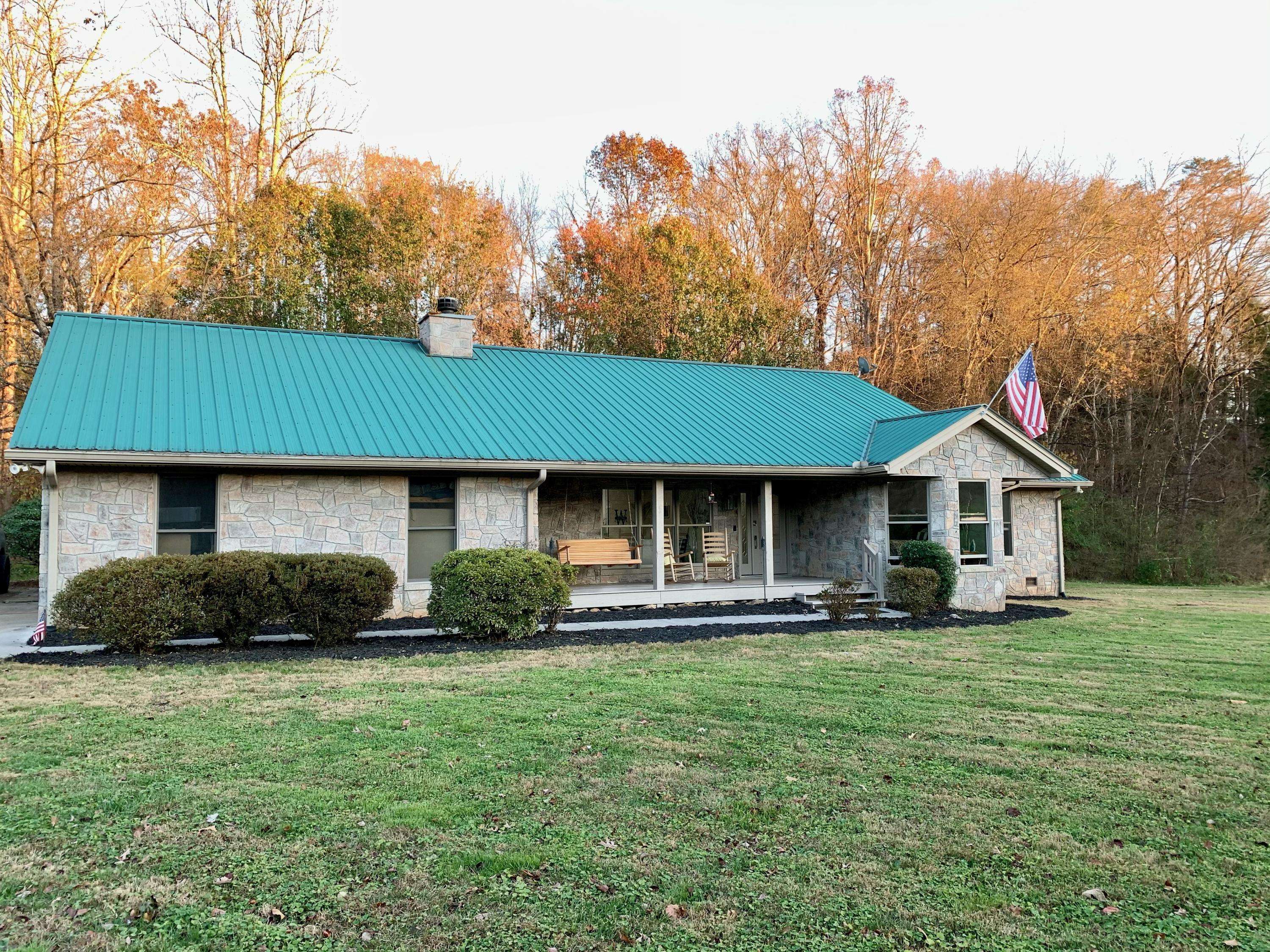 Townsend, TN 37882,526 Lizzie LN