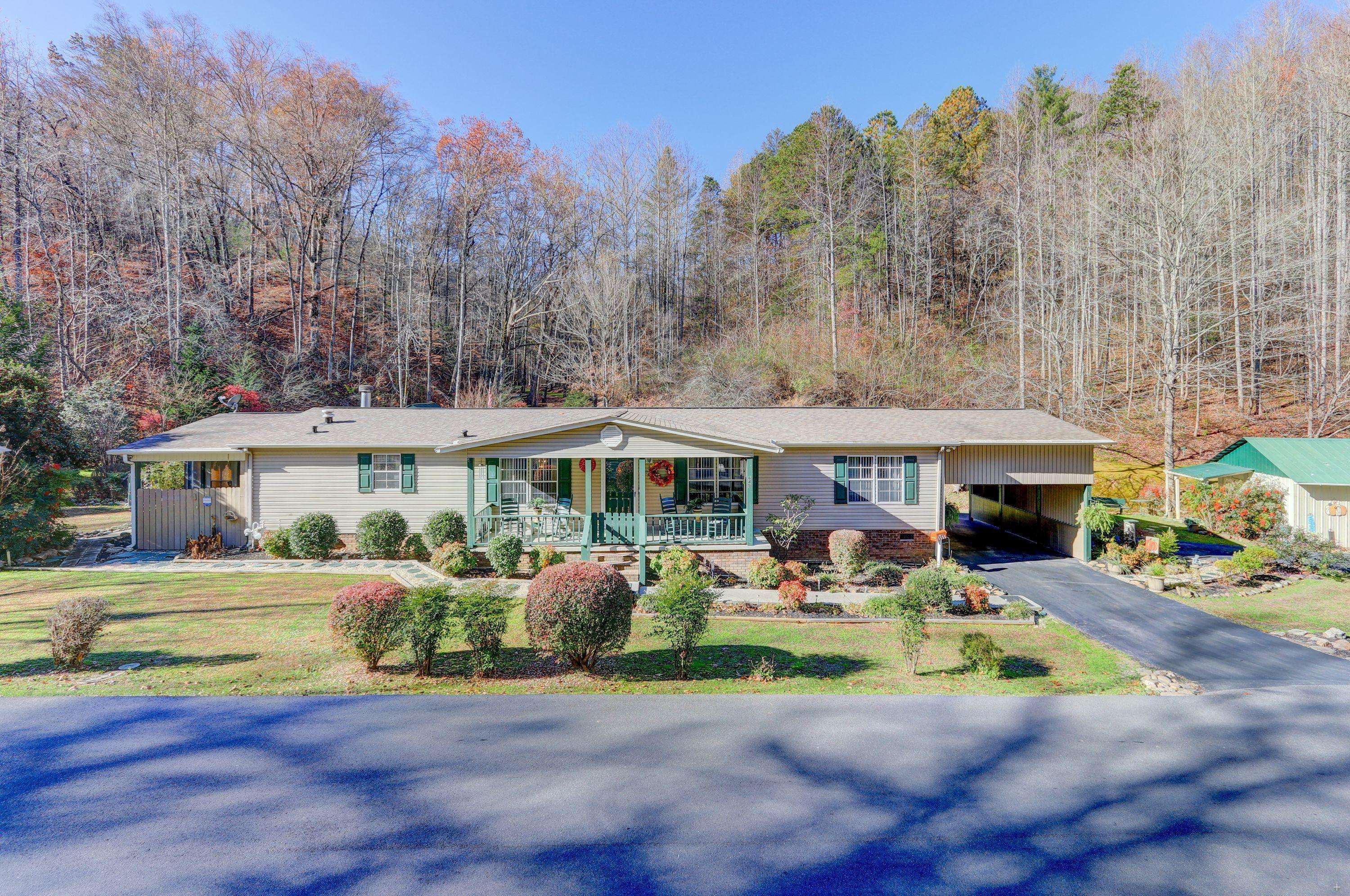 Sevierville, TN 37862,645 Apple Valley Rd