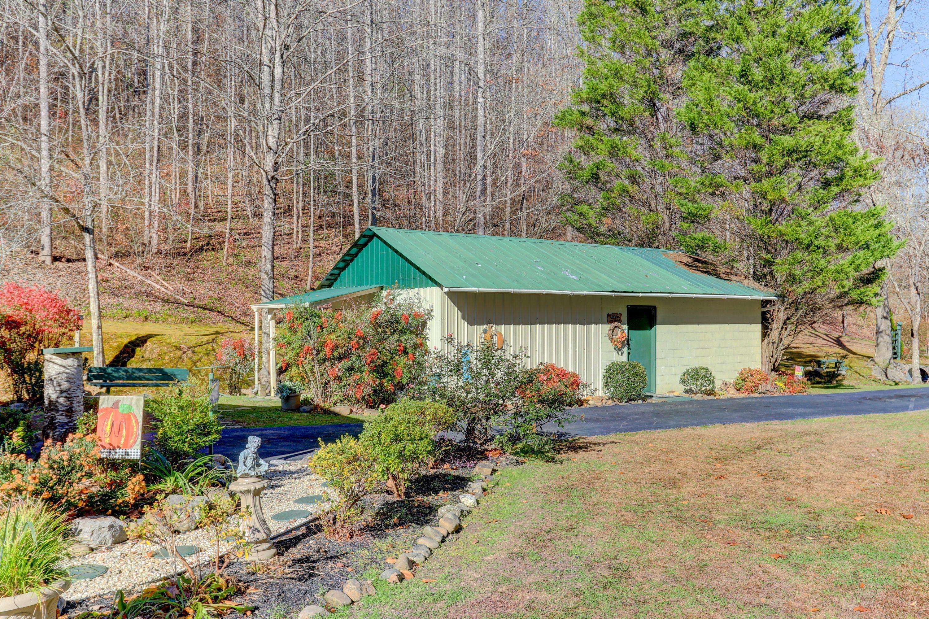 Sevierville, TN 37862,645 Apple Valley Rd