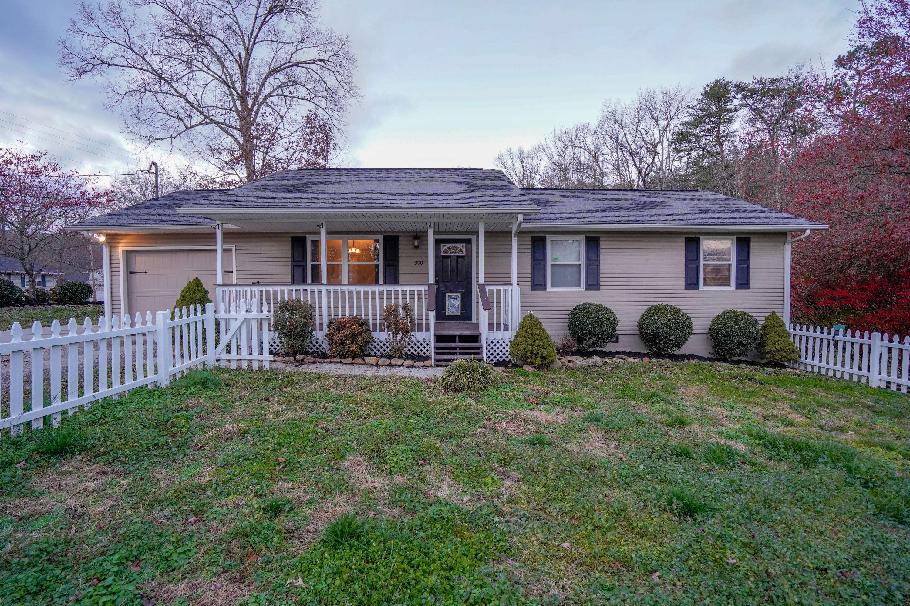 Clinton, TN 37716,300 Red Fox LN