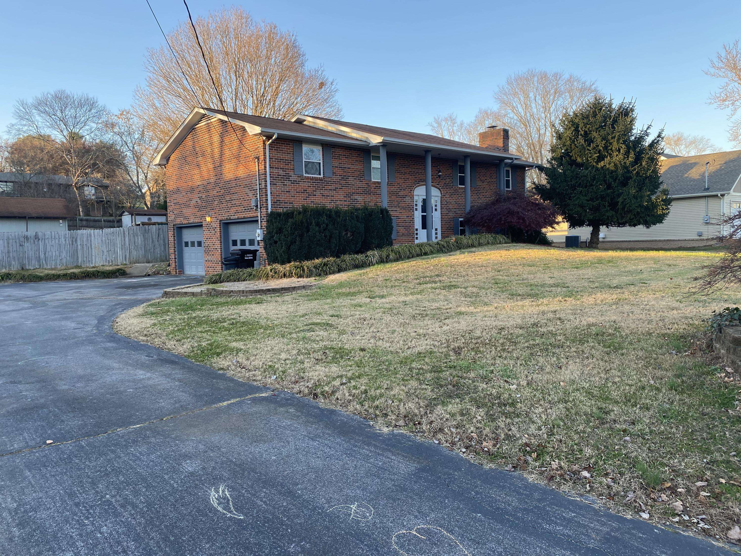 Lenoir City, TN 37772,940 Meadow DR