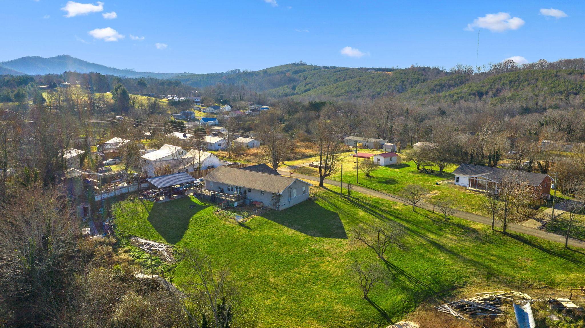 Tellico Plains, TN 37385,213 Stout St