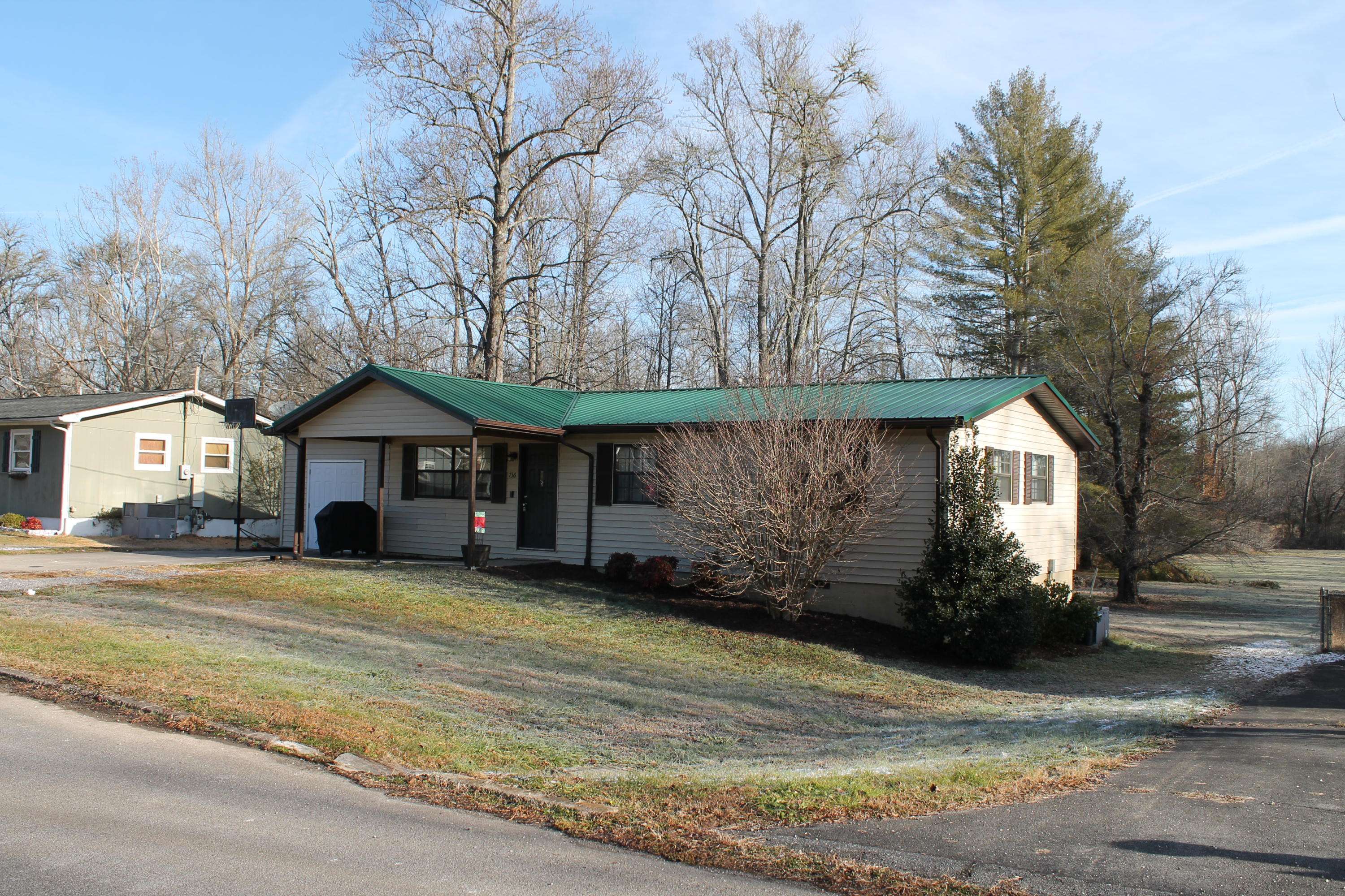 Oliver Springs, TN 37840,736 Sleepy Hollow Rd