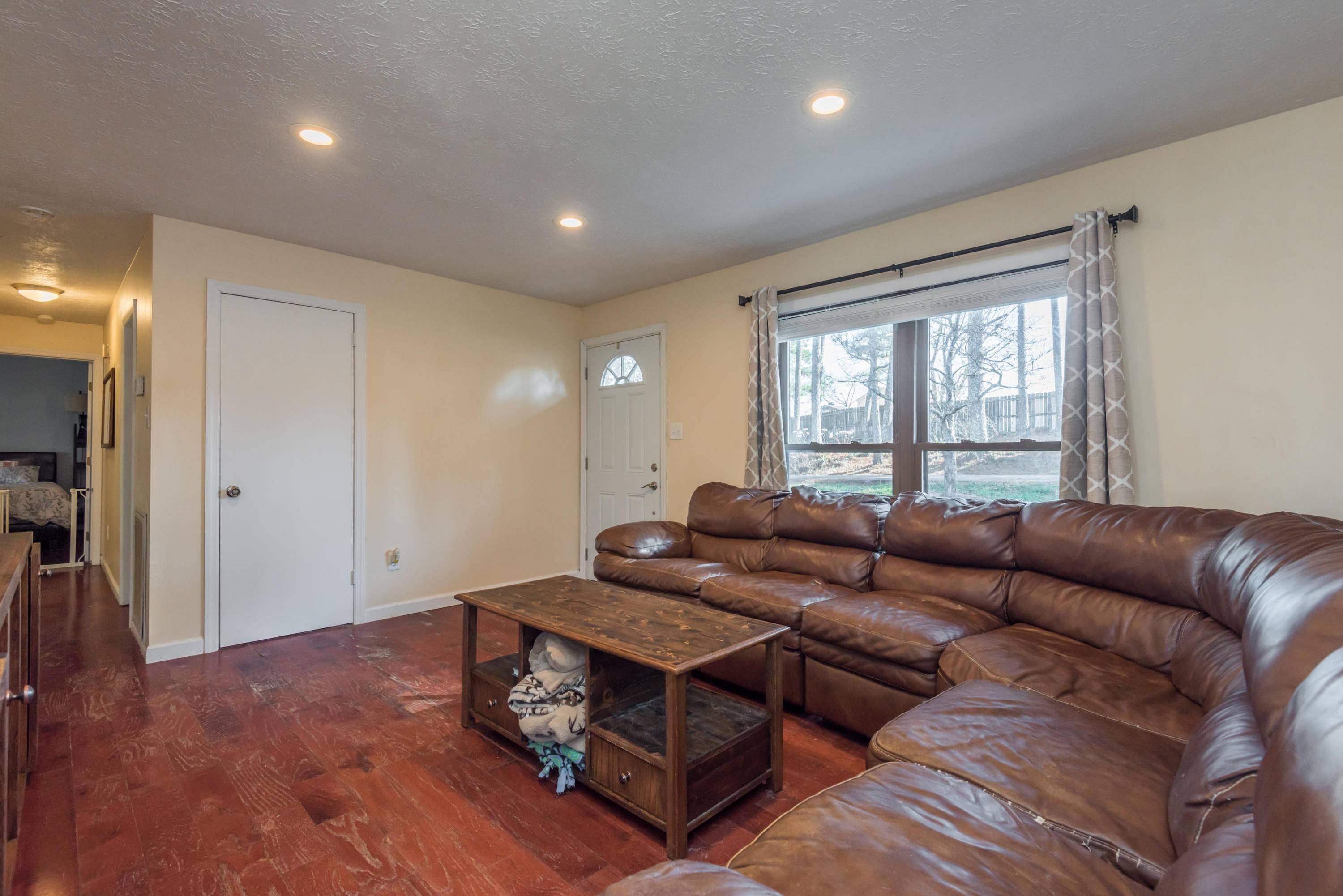 Seymour, TN 37865,922 Pine St