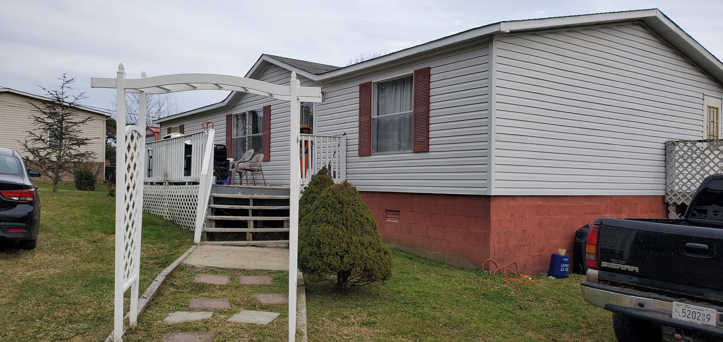 Corryton, TN 37721,151 4th St