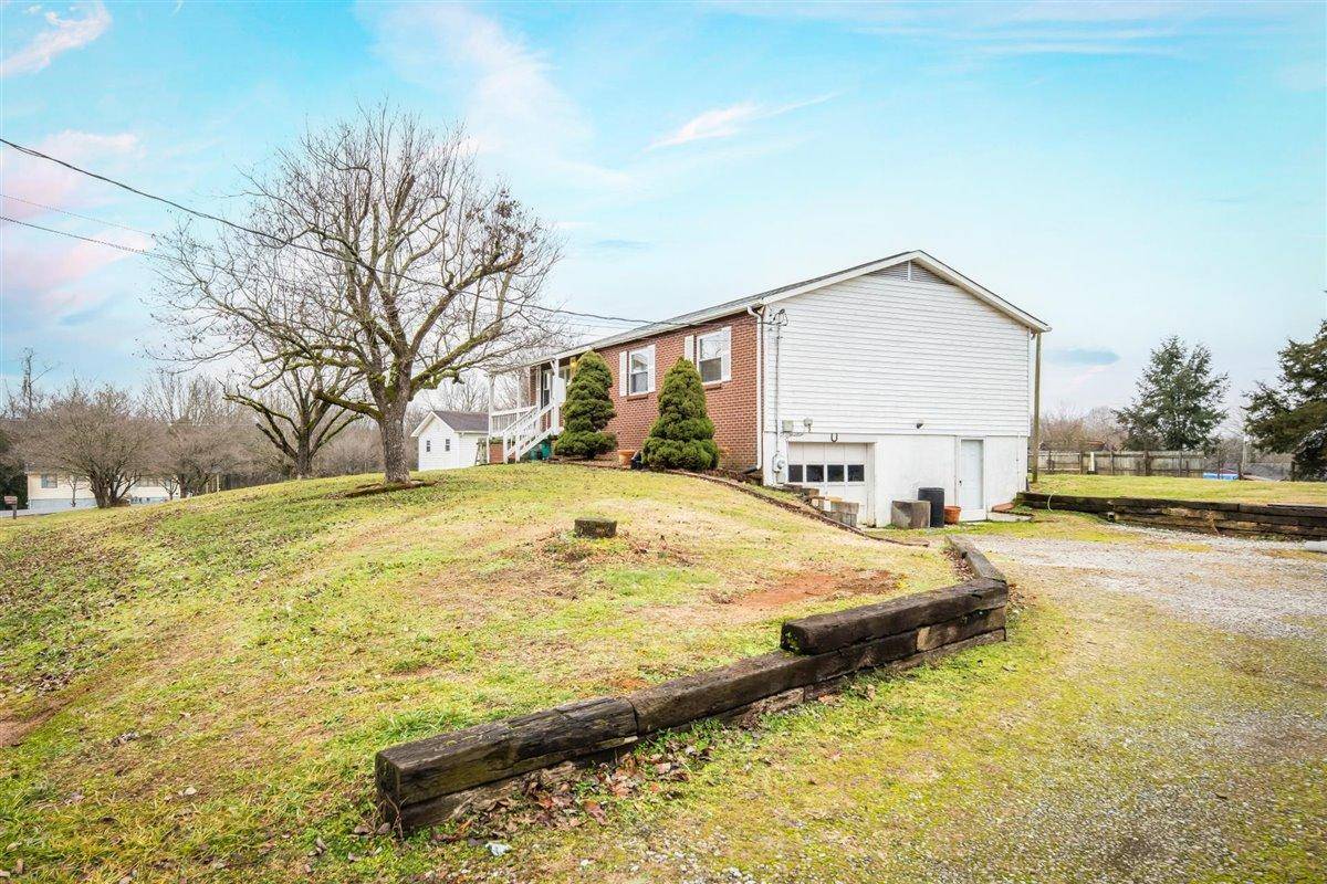 Strawberry Plains, TN 37871,3368 Maple Ave