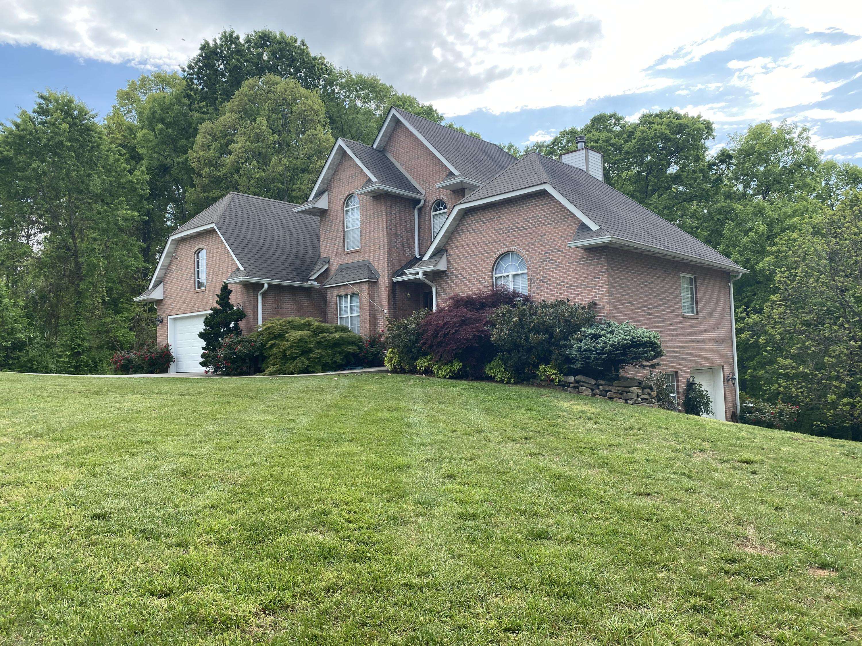 Strawberry Plains, TN 37871,459 Casey LN