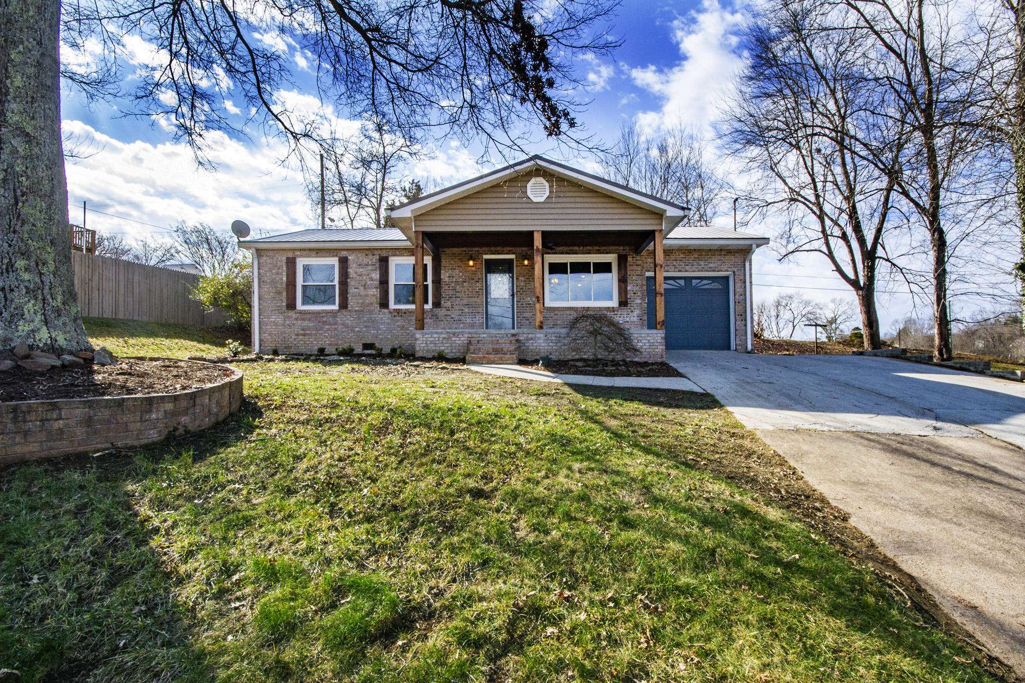 Clinton, TN 37716,614 Crestwood DR