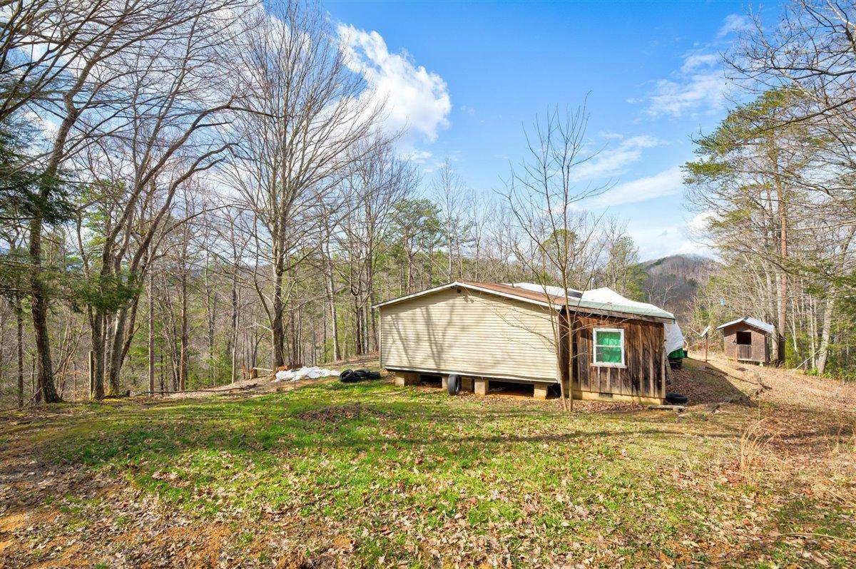 Cosby, TN 37722,1302 Youngblood WAY