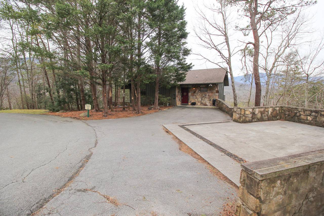 Gatlinburg, TN 37738,446 Lucerne Way