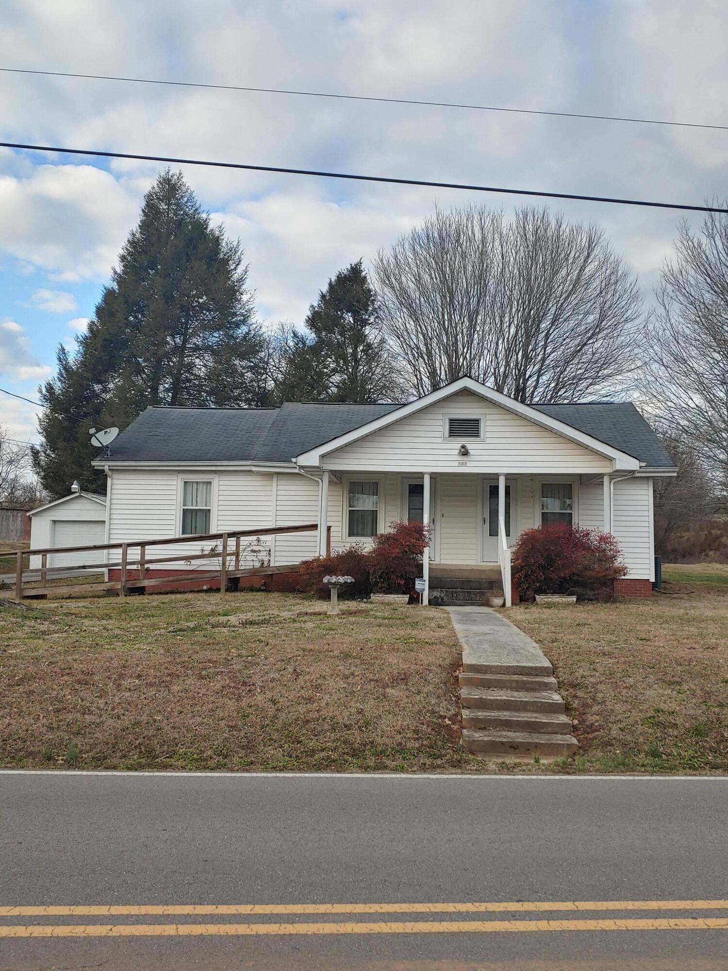 Strawberry Plains, TN 37871,844 Thorn Grove PIKE