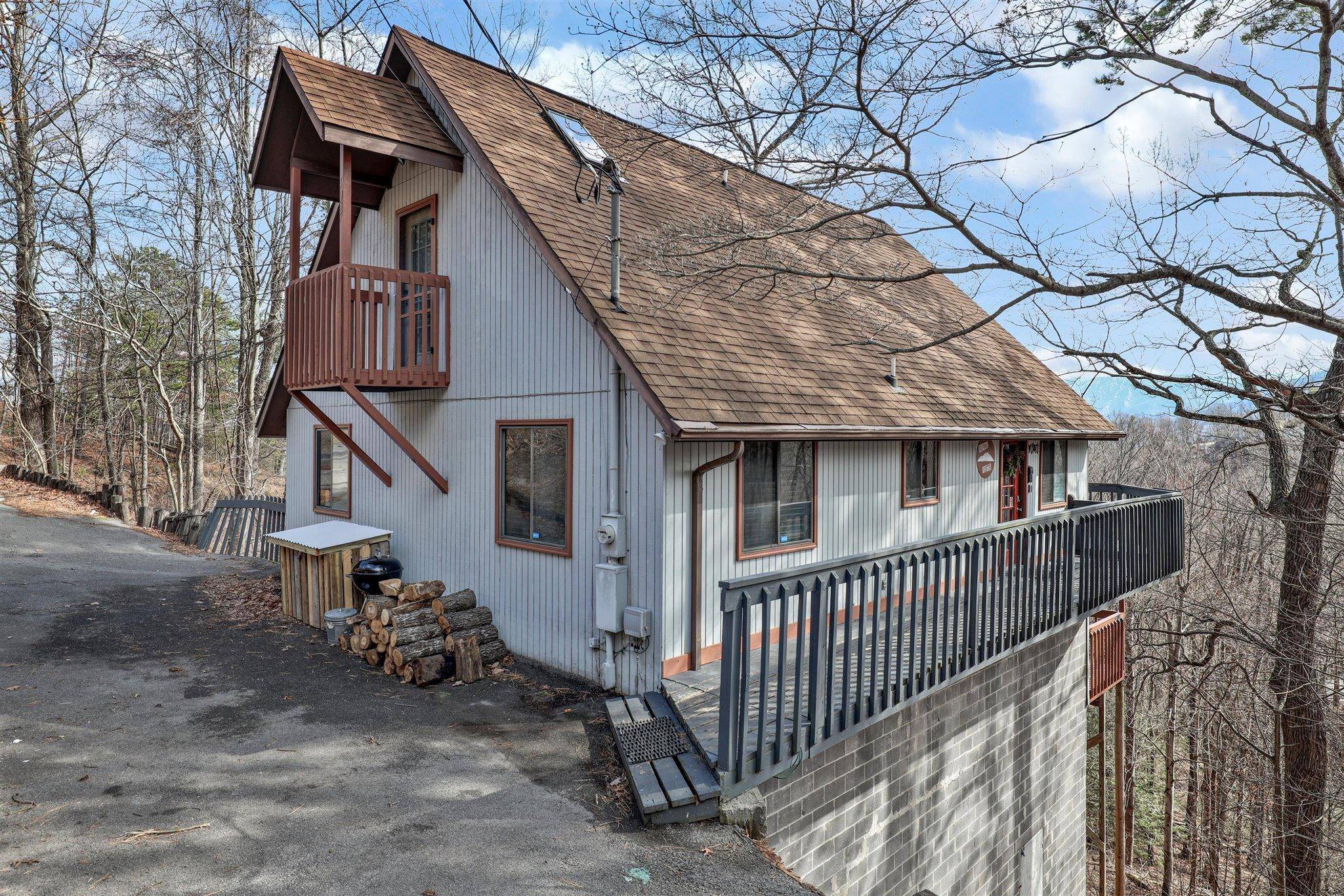 Gatlinburg, TN 37738,1037 Ski View DR