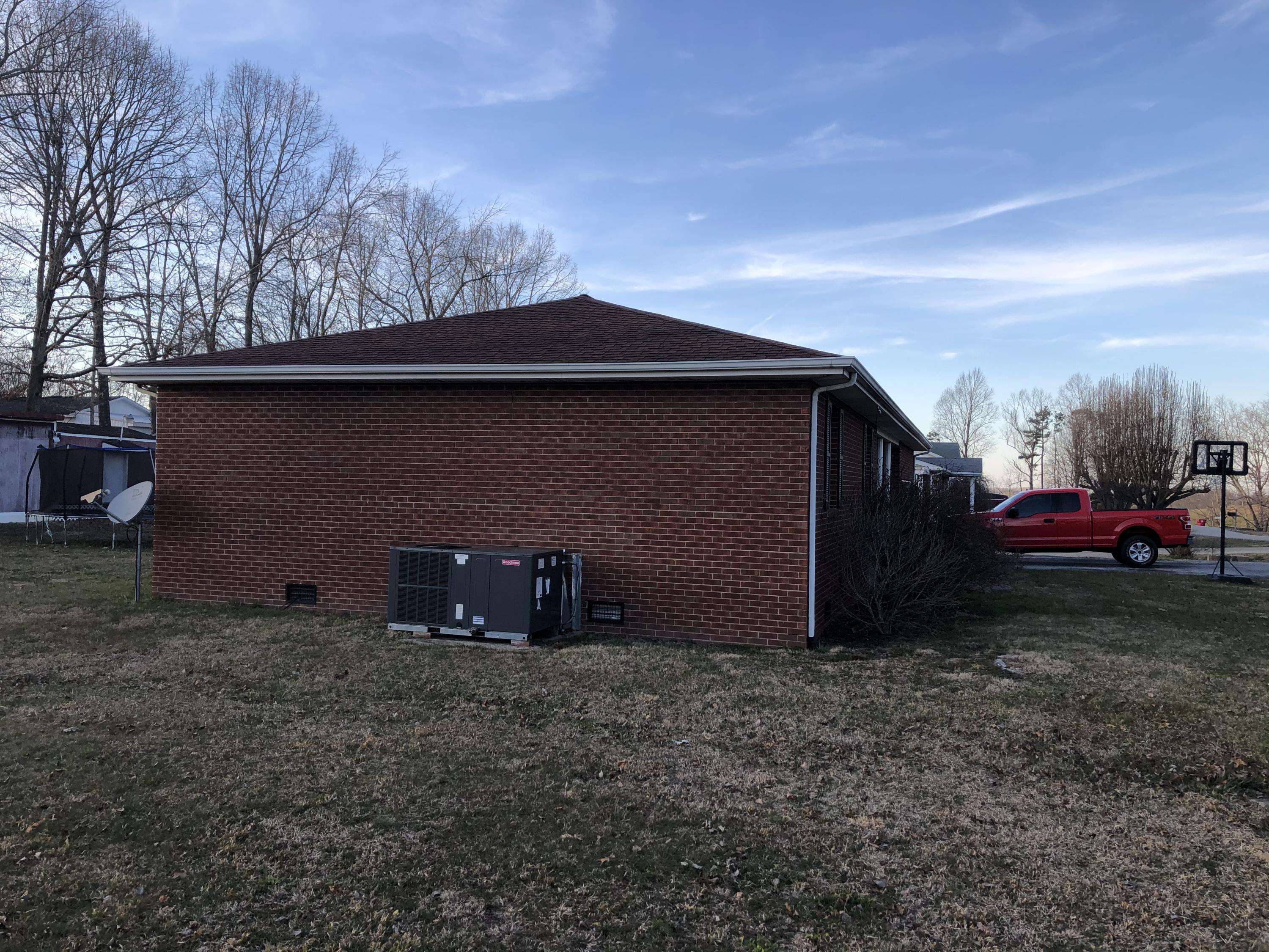 Corbin, KY 40701,99 Roy Jenkins DR