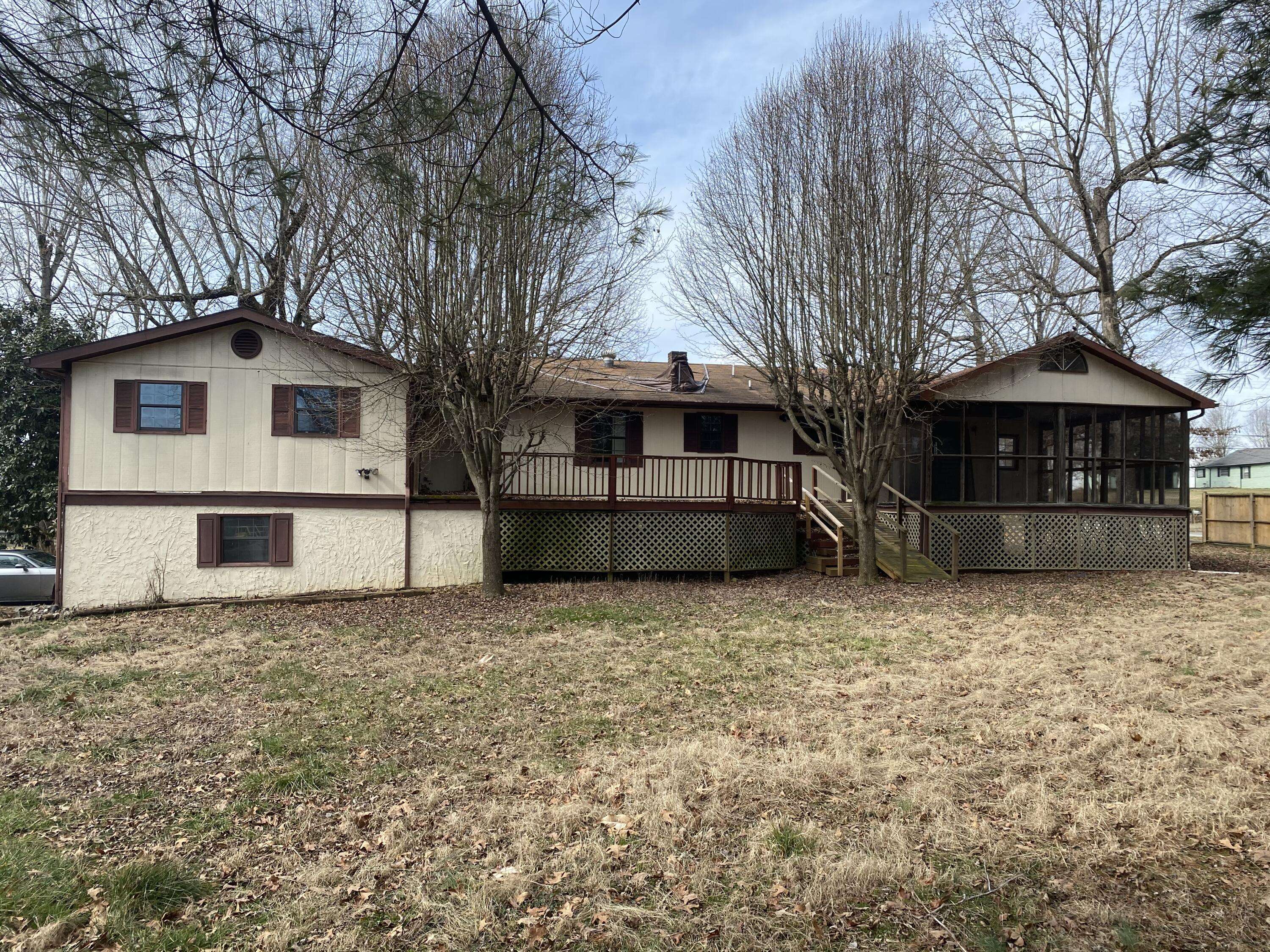 Madisonville, TN 37354,105 Helms DR