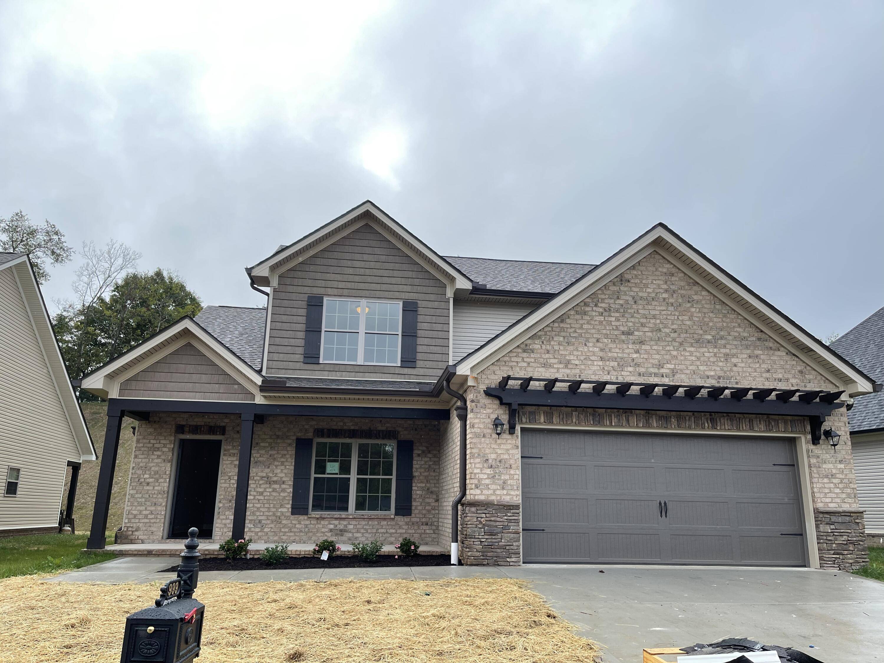 Lenoir City, TN 37772,999 Jacksonian WAY