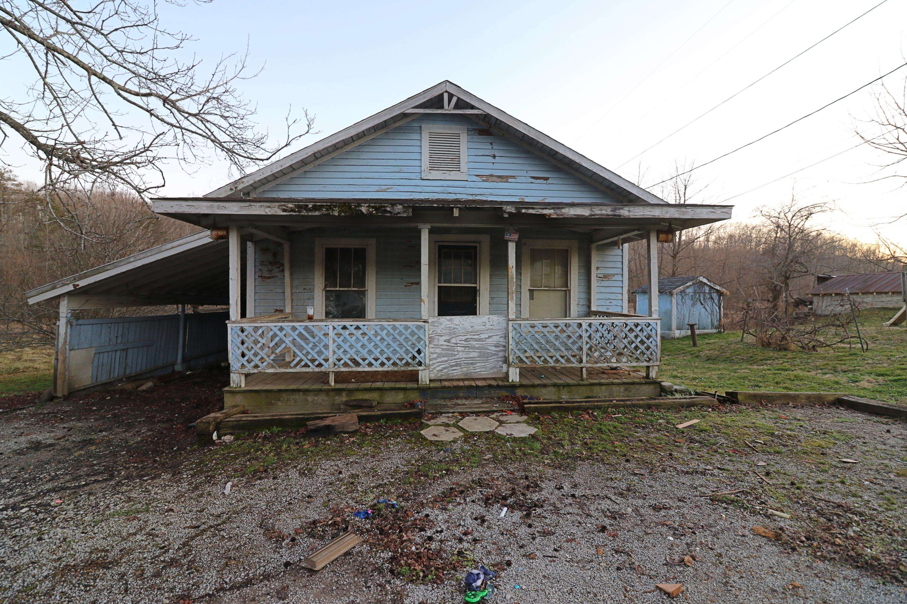 Oneida, TN 37841,820 Dexter Laxton Rd