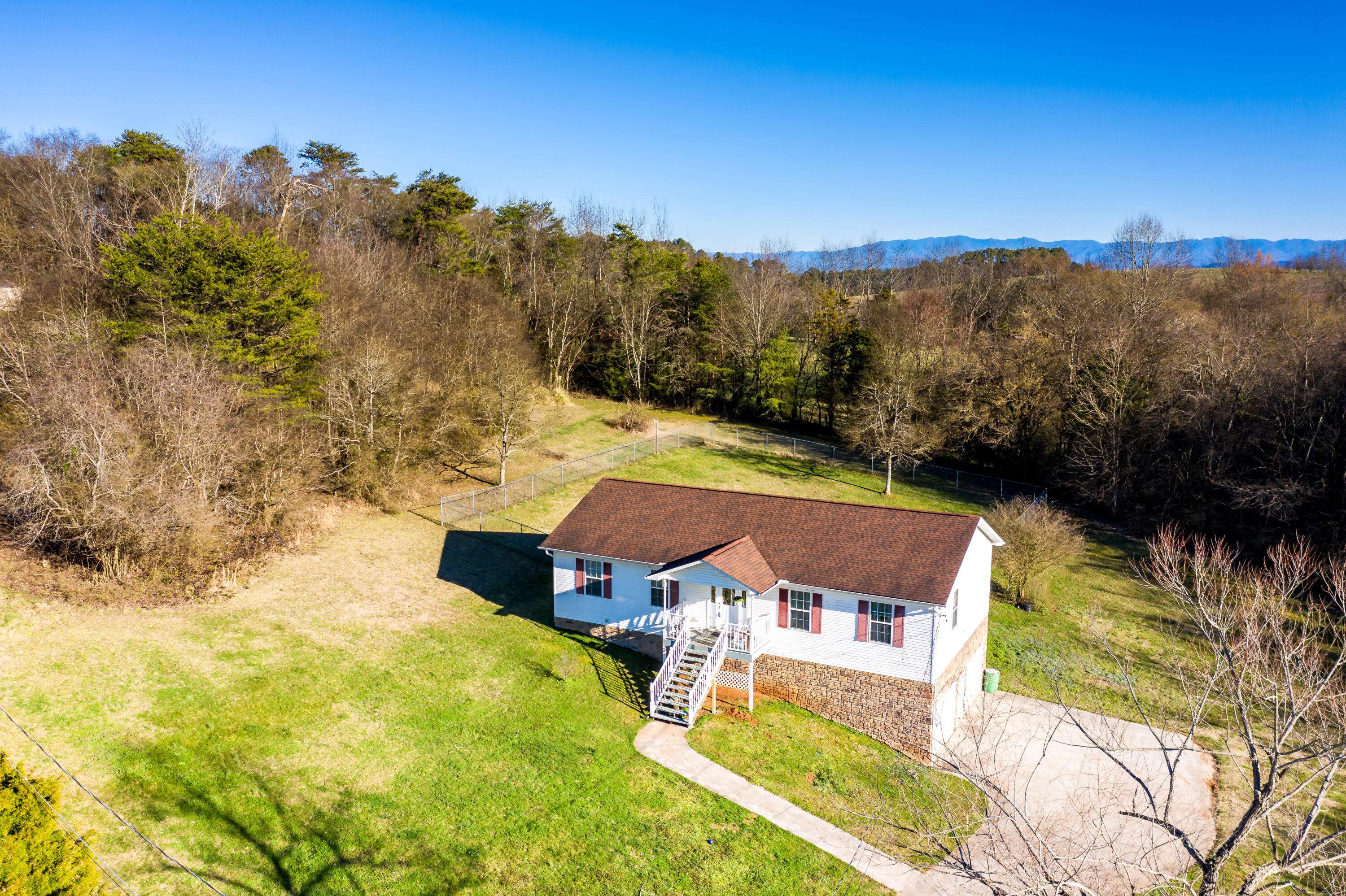 Kodak, TN 37764,2845 Yarberry Edge LN