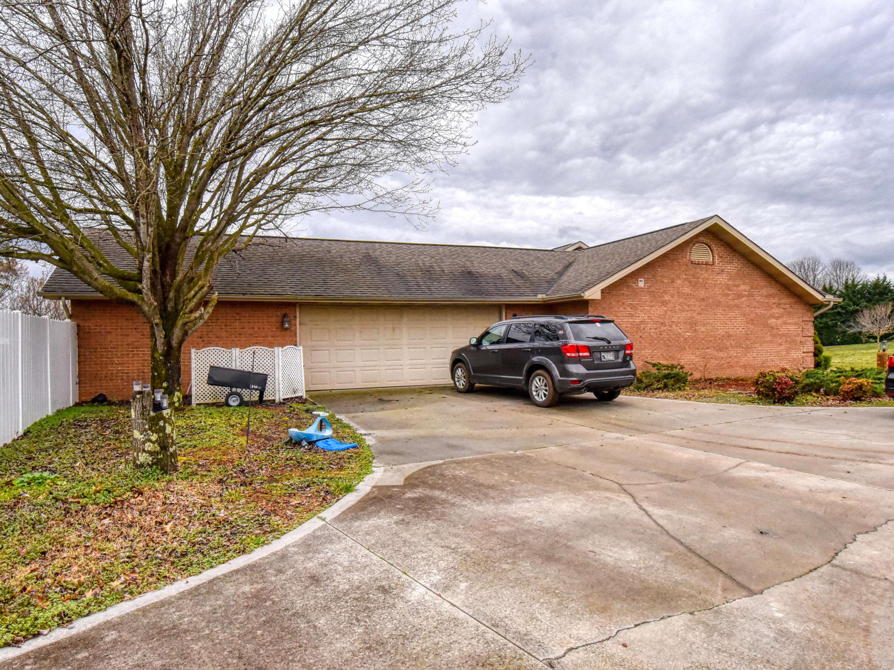 Kodak, TN 37764,685 Southview CIR