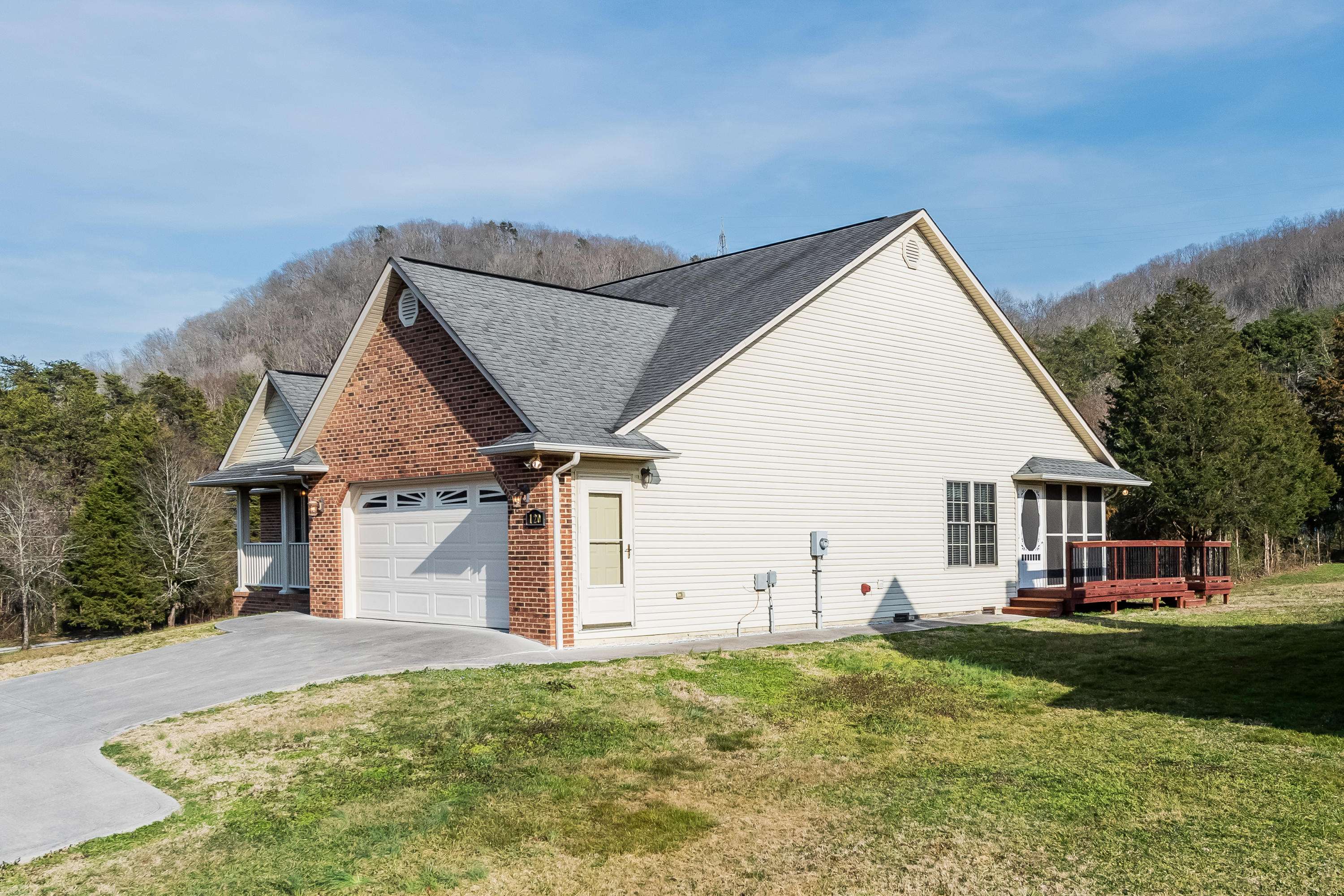 Powell, TN 37849,120 Brushy Valley DR