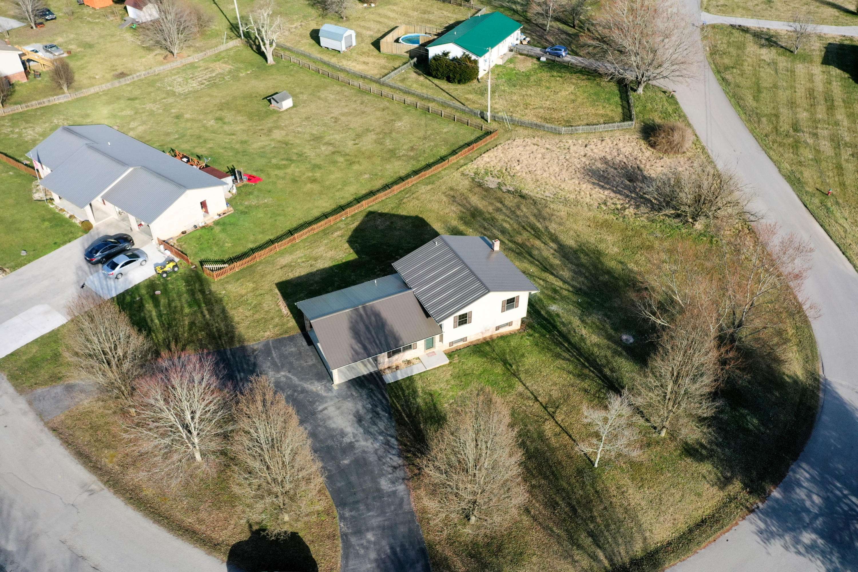 New Tazewell, TN 37825,412 Melody LN