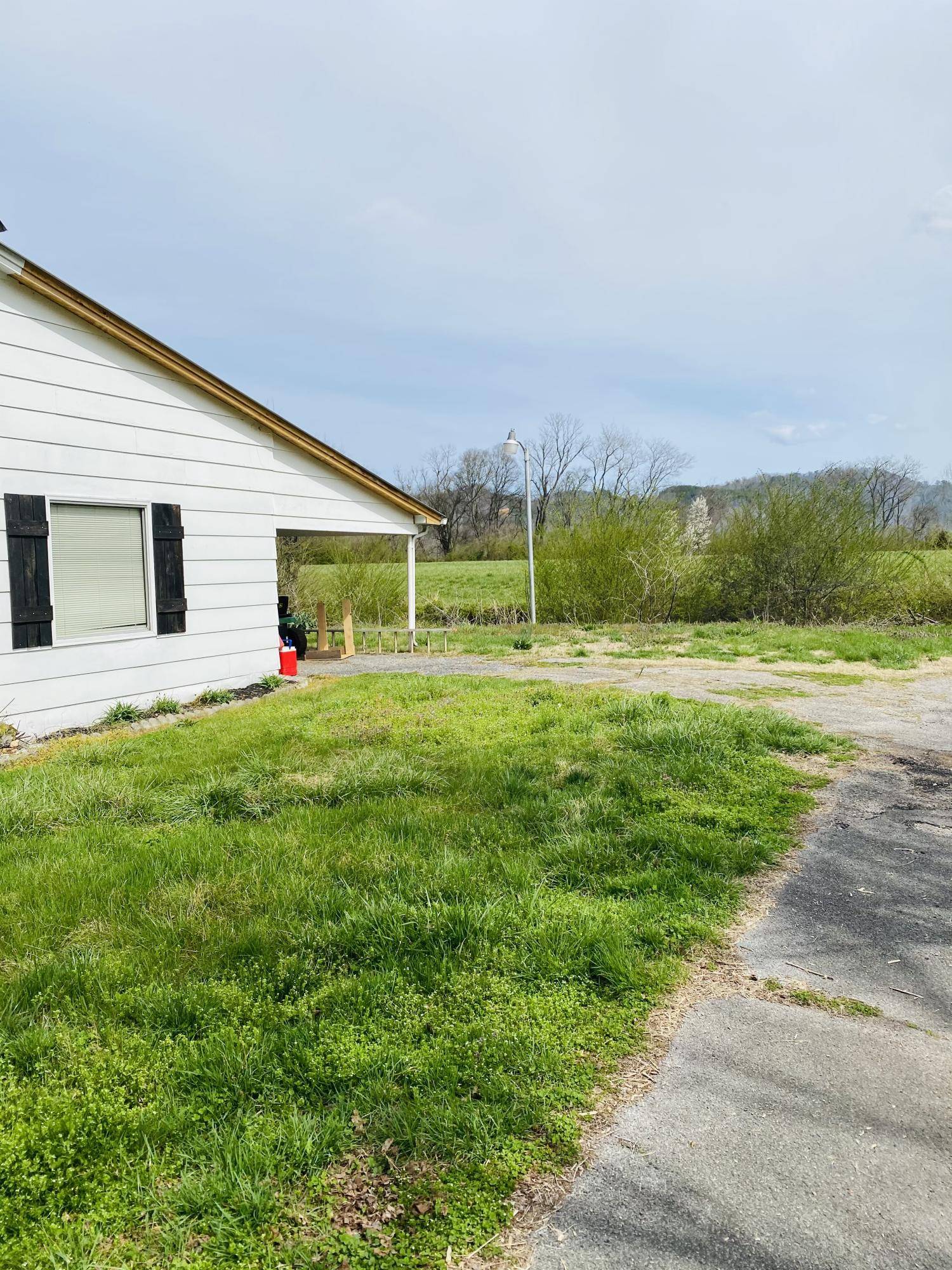 Tellico Plains, TN 37385,104 Hereford St