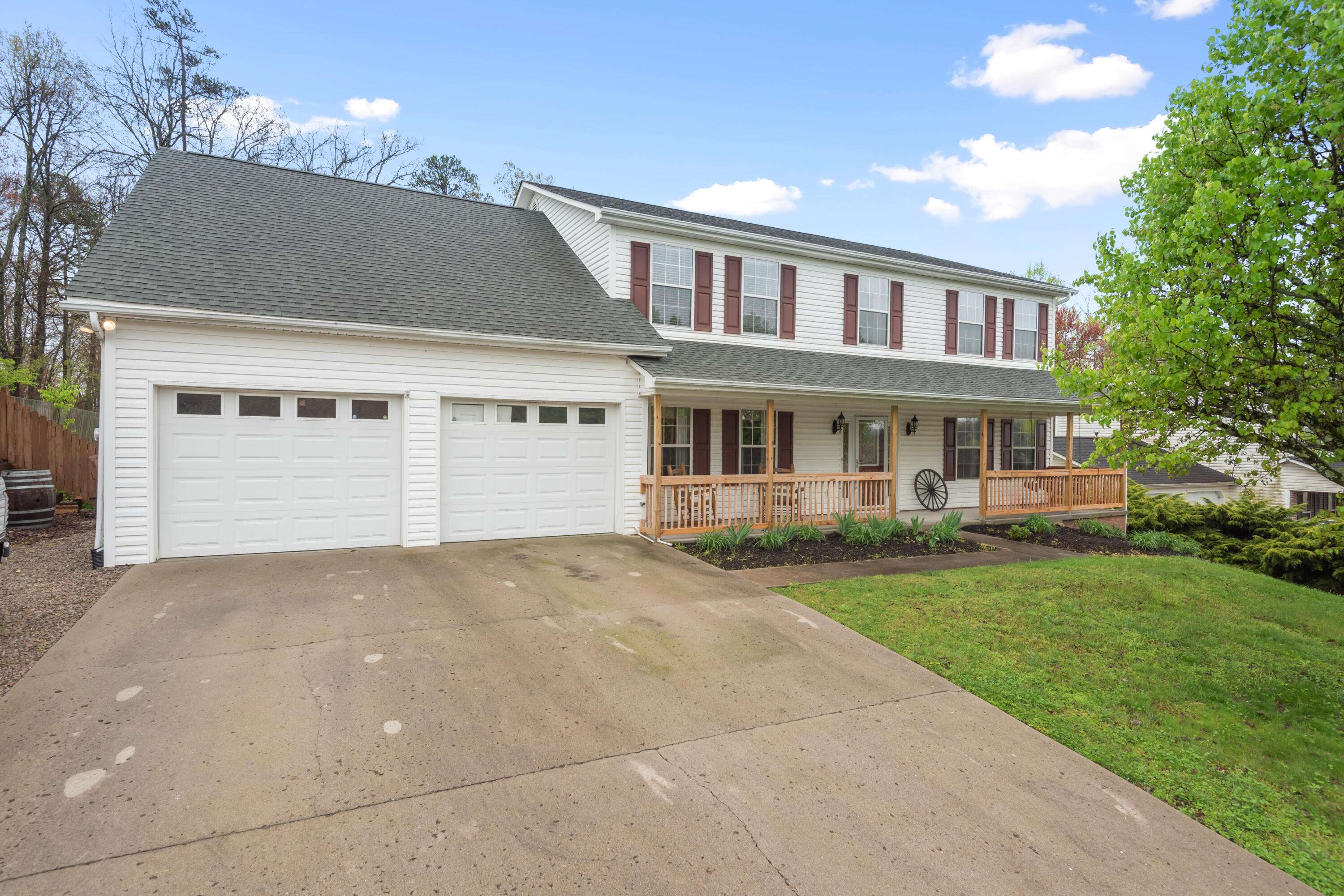 Powell, TN 37849,362 Fox Hunters CT