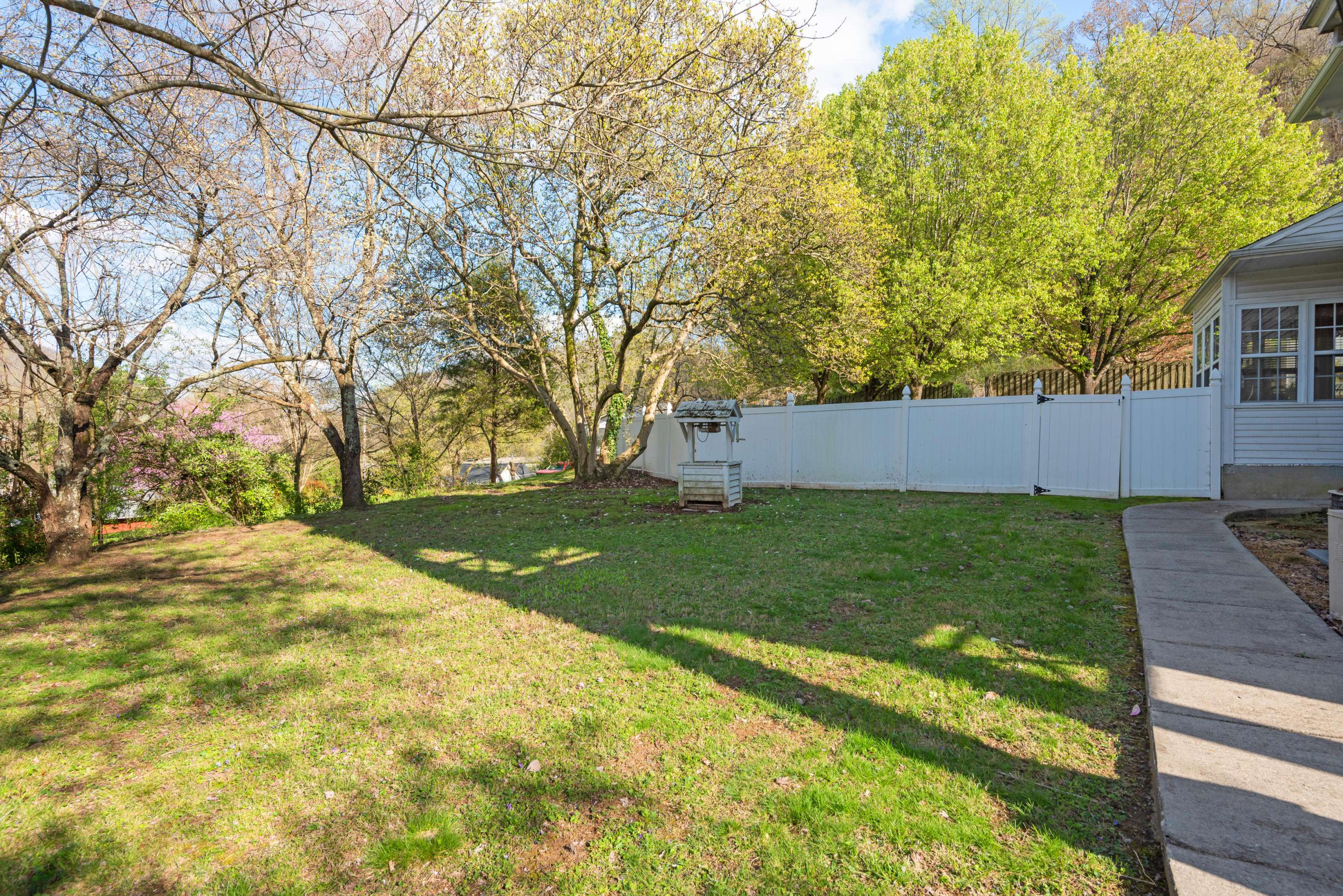 Oliver Springs, TN 37840,115 Morgan St