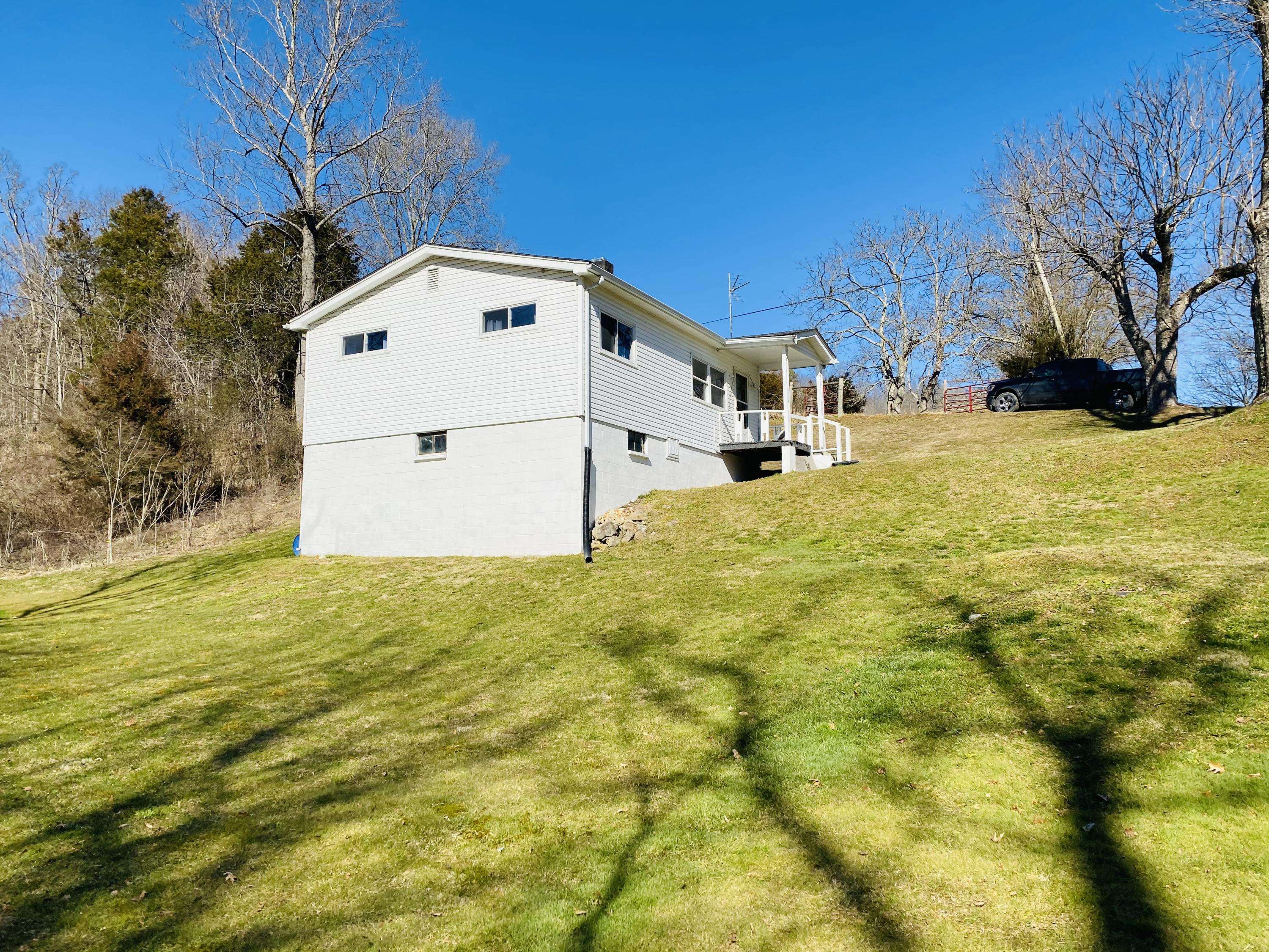 Jonesville, VA 24263,9086 Middle Wallens Creek Rd