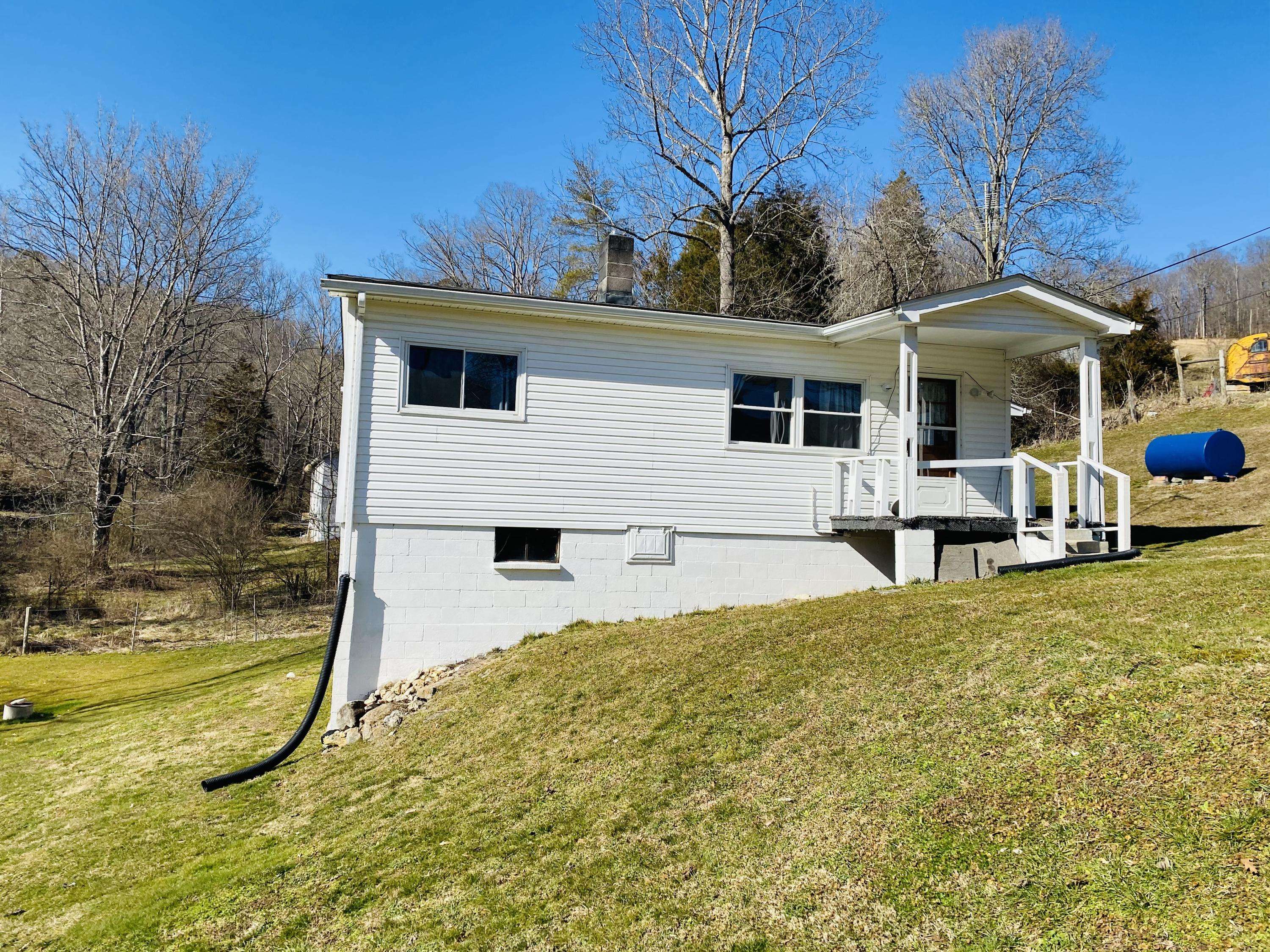 Jonesville, VA 24263,9086 Middle Wallens Creek Rd