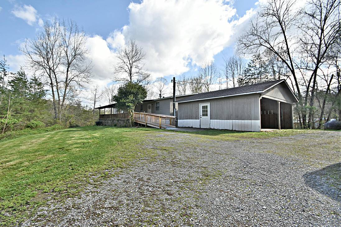 Seymour, TN 37865,946 Pine Cedar WAY