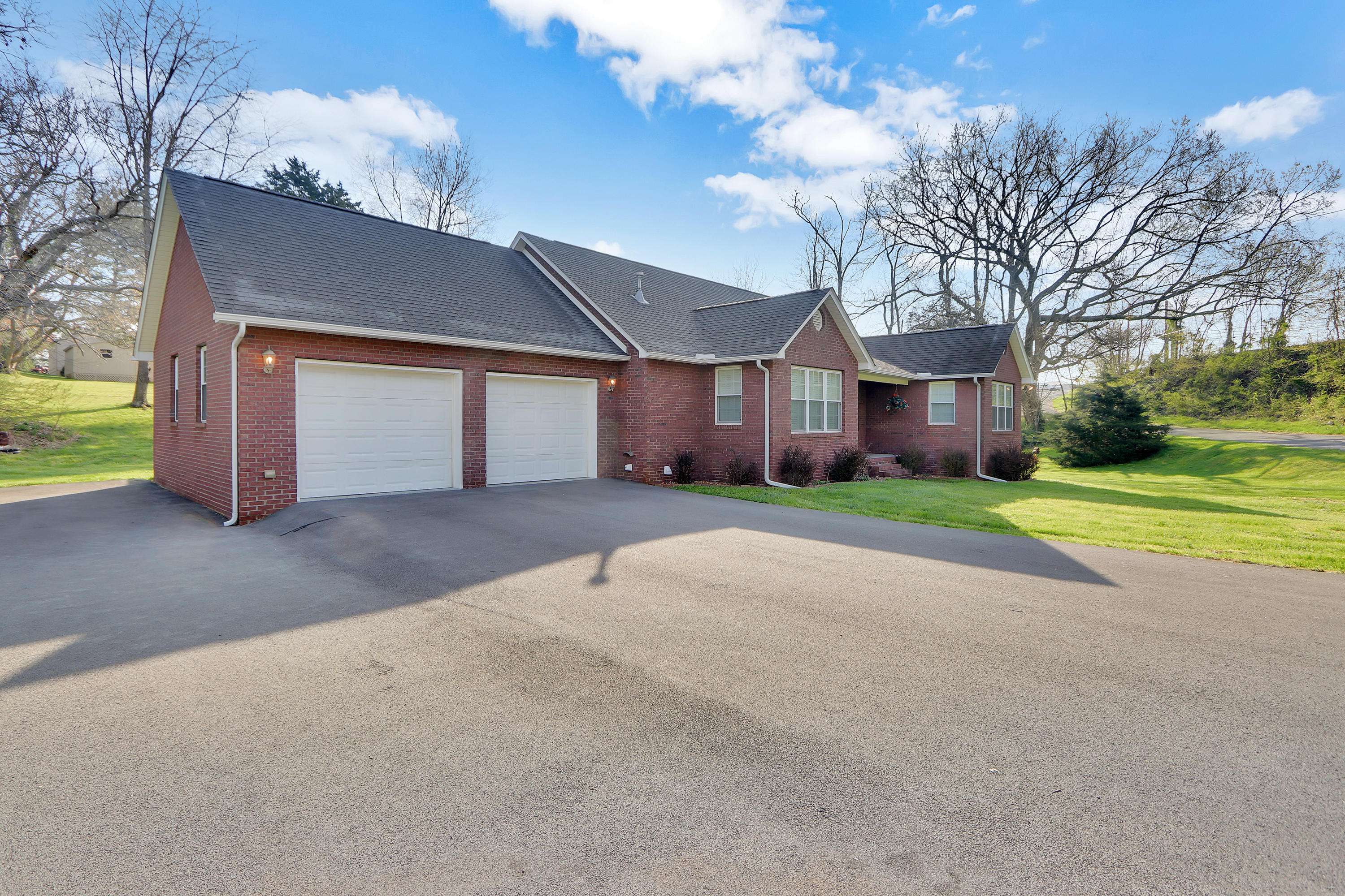 New Tazewell, TN 37825,610 Elm Ave