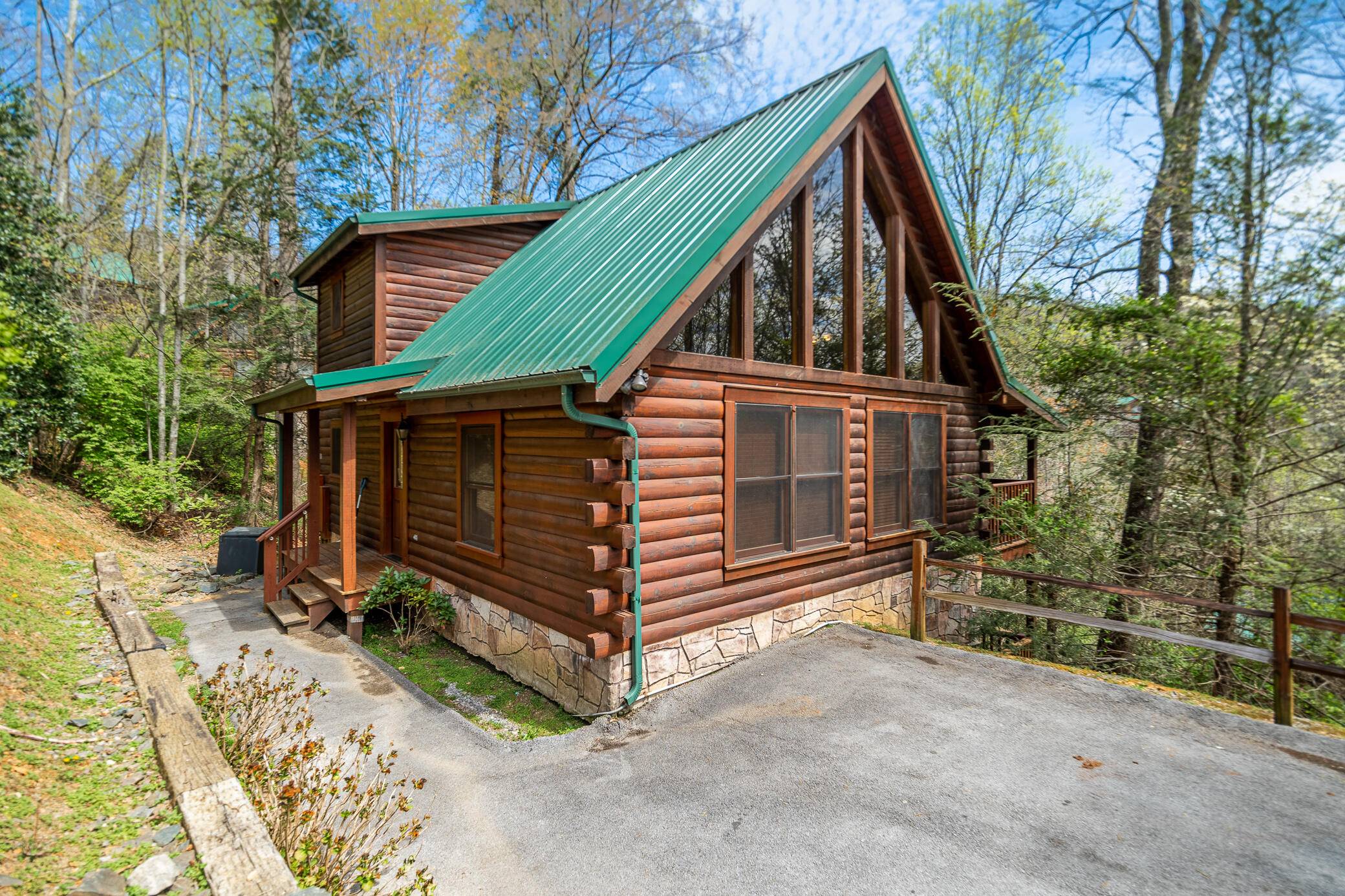 Gatlinburg, TN 37738,740 Yona Trail WAY