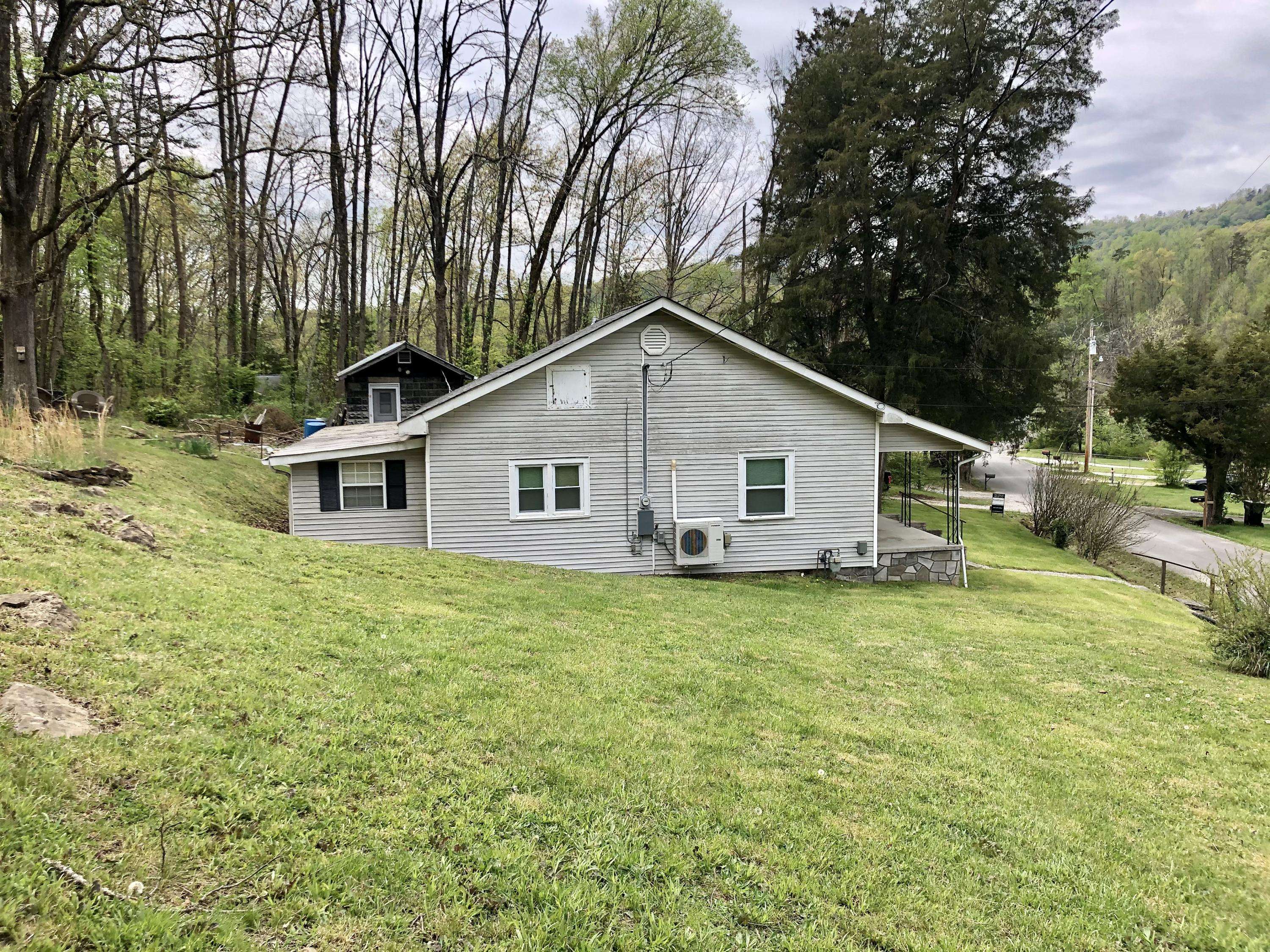 Rocky Top, TN 37769,218 Old Clear Branch LN