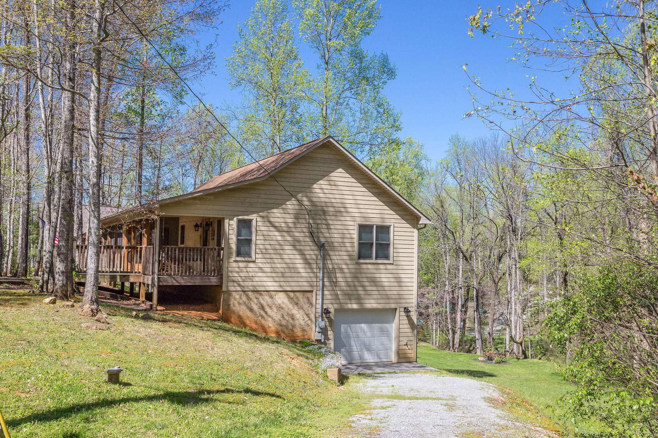 Sevierville, TN 37862,3658 Ginseng WAY