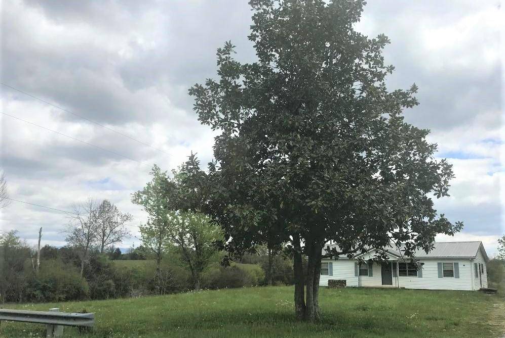 Tellico Plains, TN 37385,932 Old State Rd