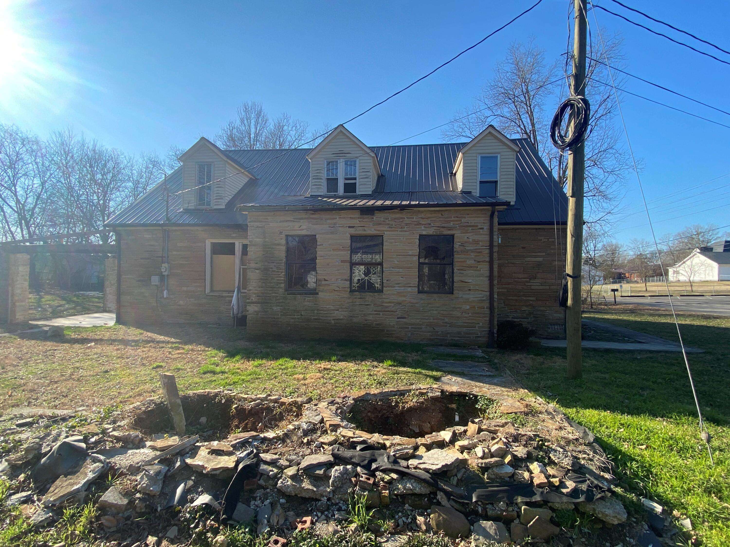 Madisonville, TN 37354,531 Tellico St St