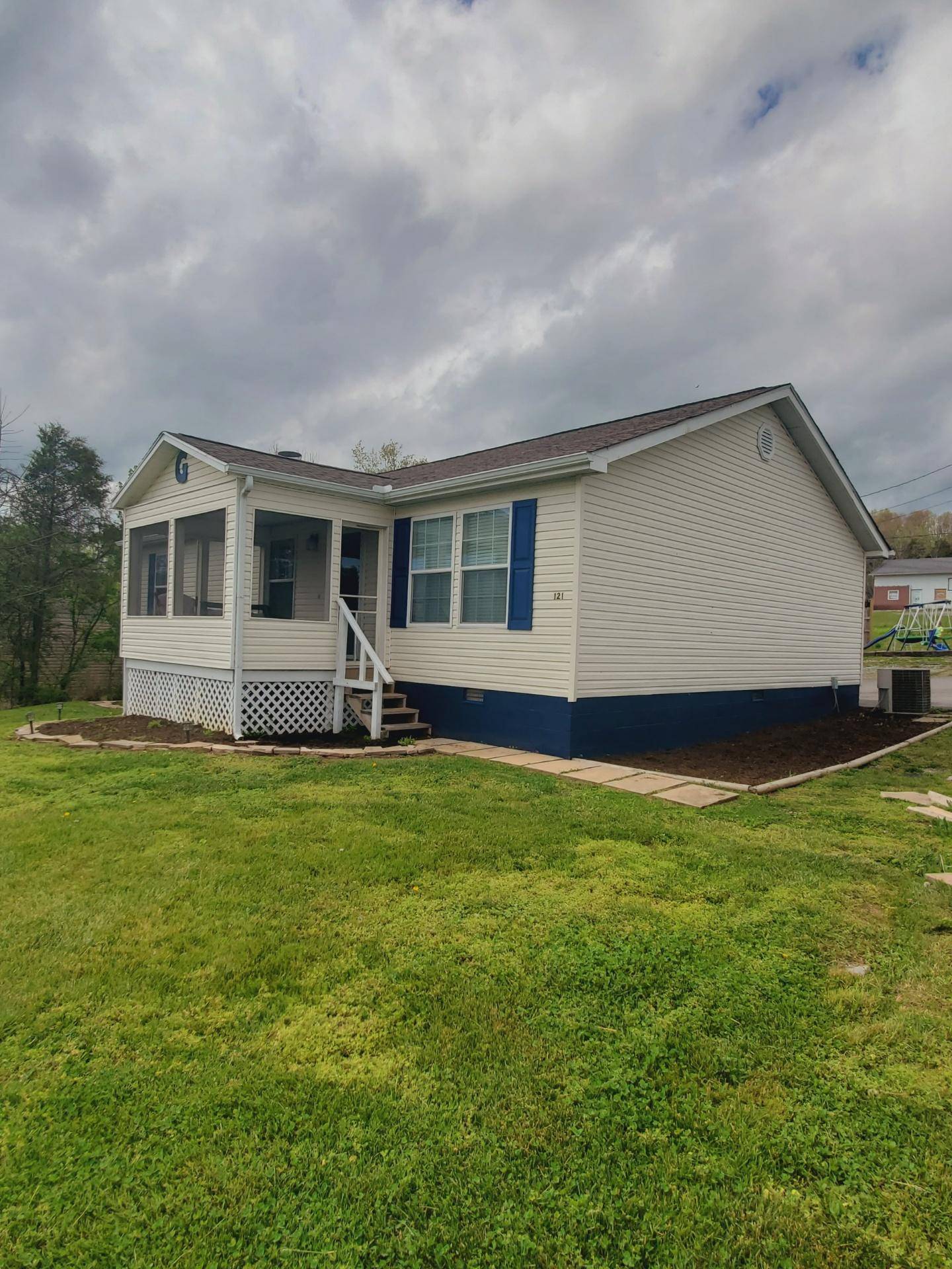 Cumberland Gap, TN 37724,121 Ronald Ln LN