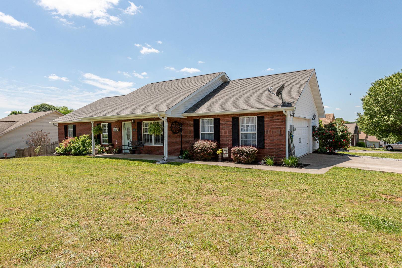 Maryville, TN 37804,921 Willow Creek CIR