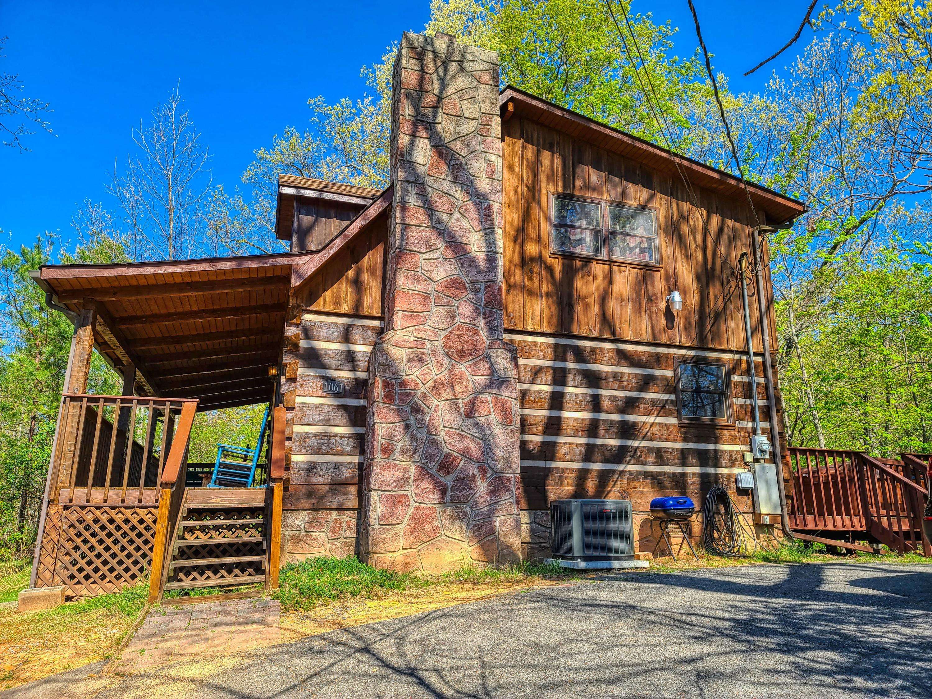 Gatlinburg, TN 37738,1061 Foothills DR