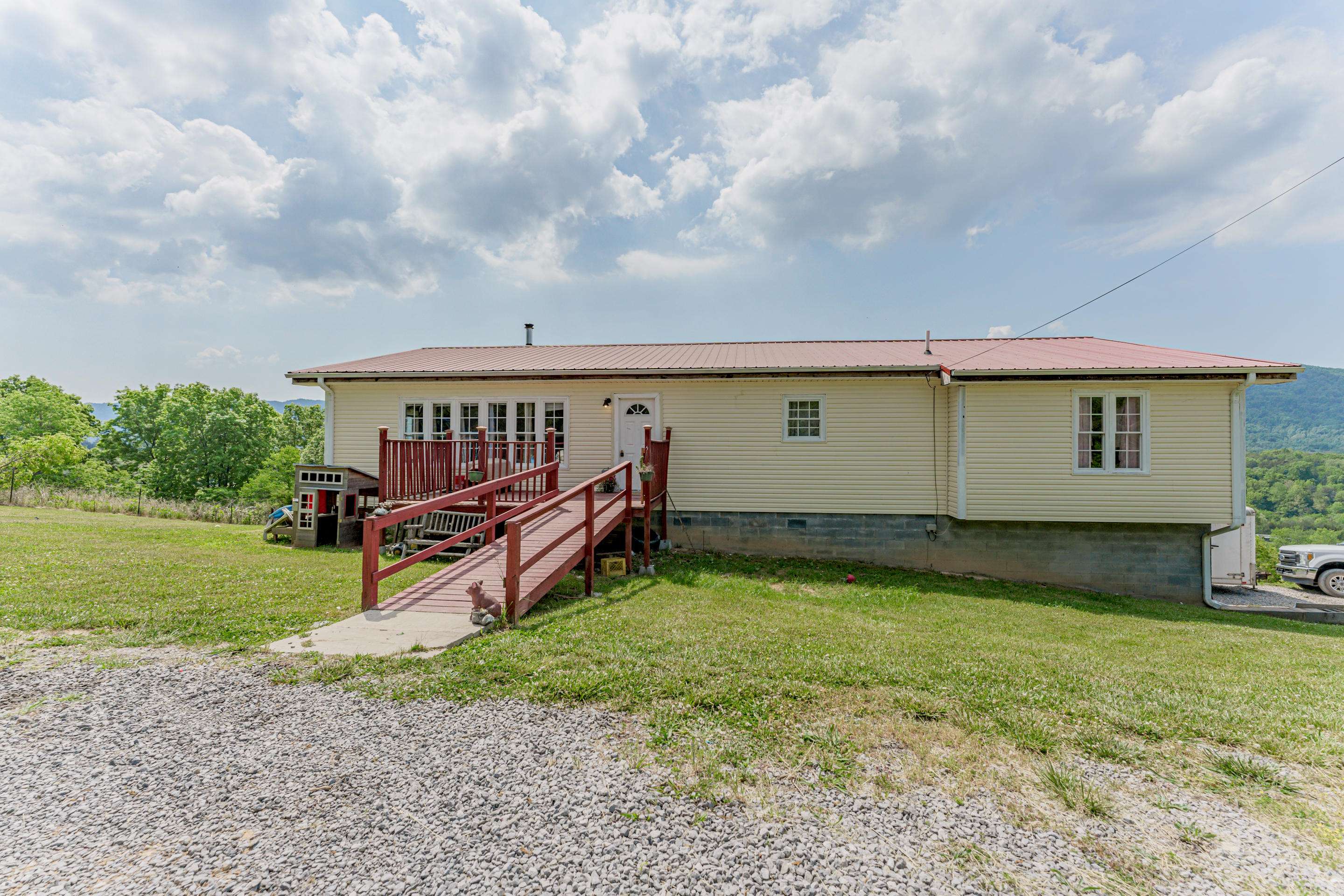 Thorn Hill, TN 37881,2650 Rackum Rd