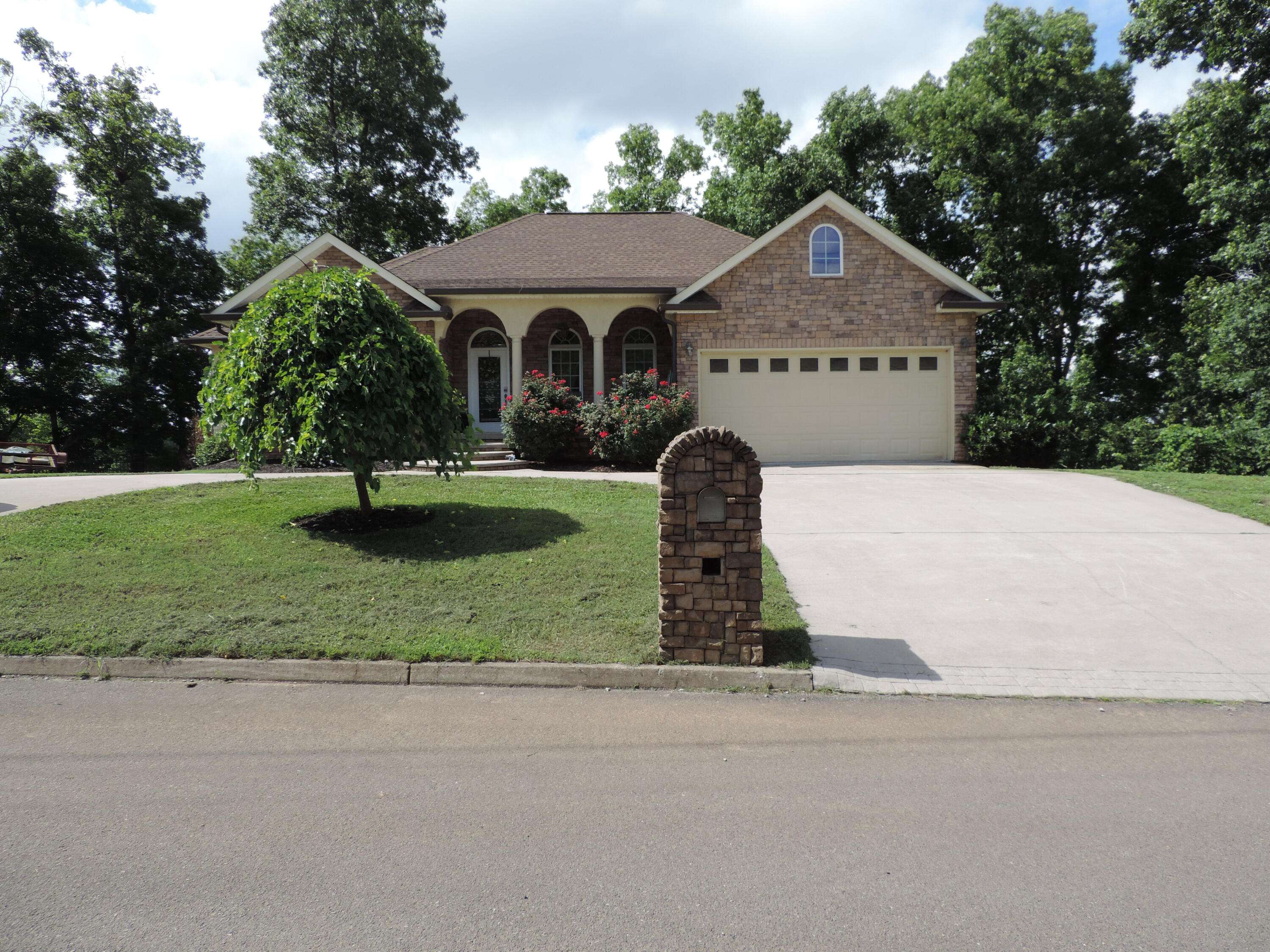 Dandridge, TN 37725,545 Lakebend Lane