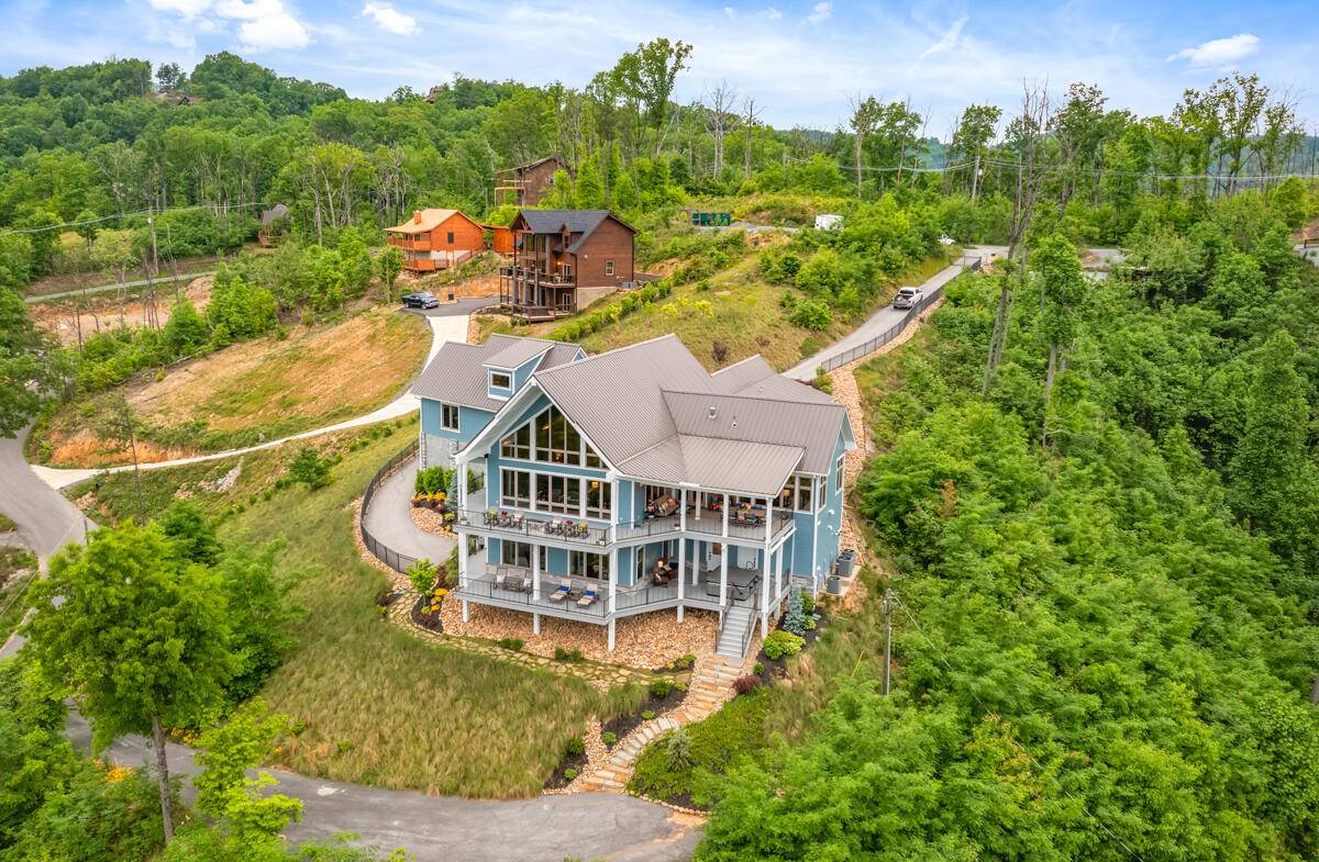 Gatlinburg, TN 37738,945 Wiley Oakley DR