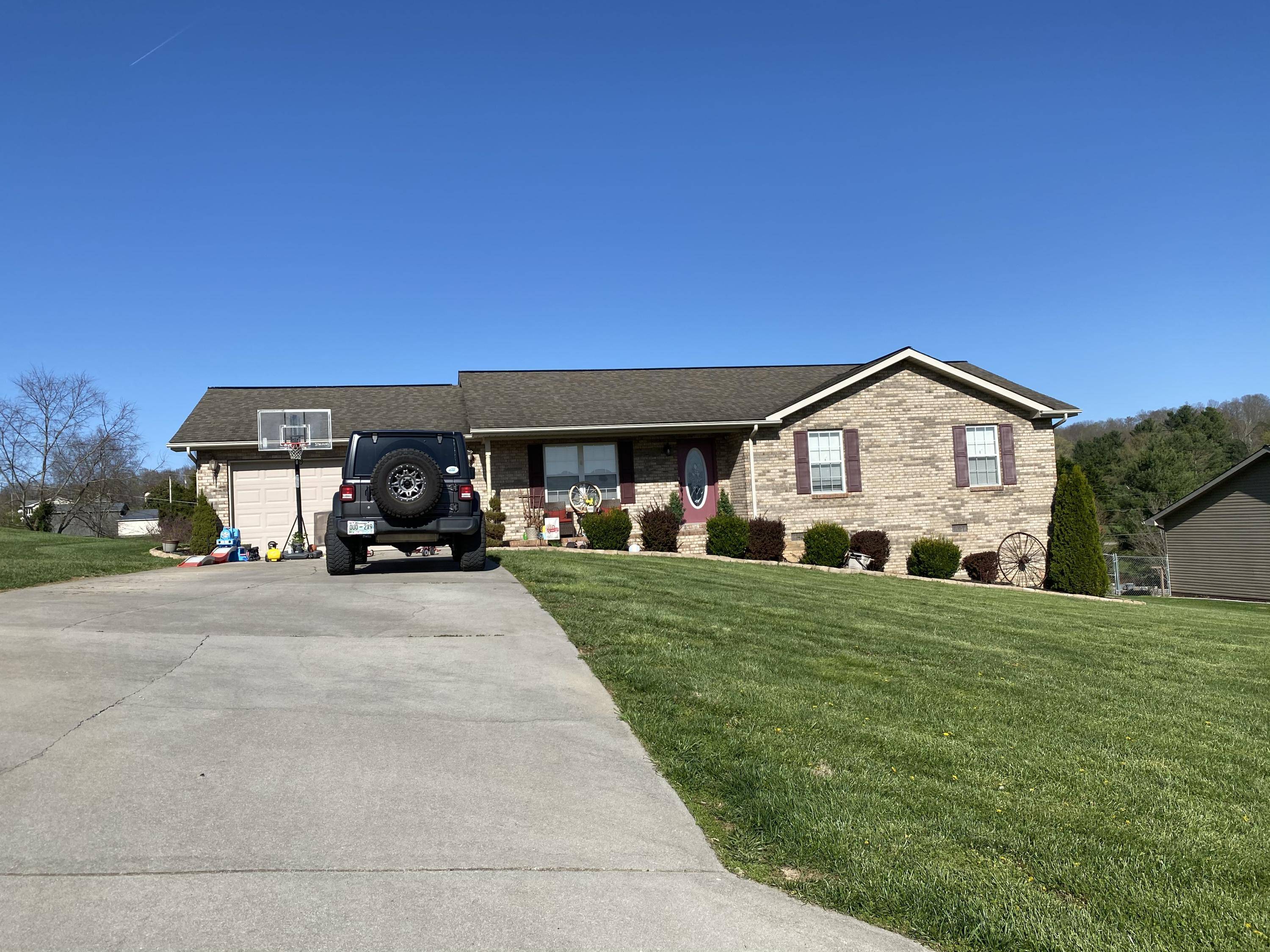 New Tazewell, TN 37825,521 Altina CIR