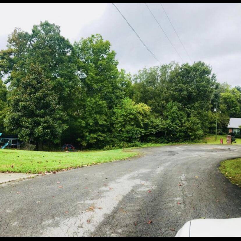 Strawberry Plains, TN 37871,Donielle DR