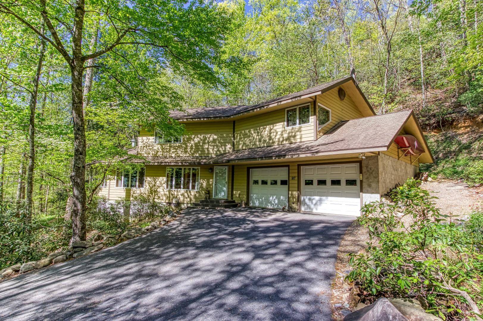 Gatlinburg, TN 37738,917 Sunshine Trail Tr